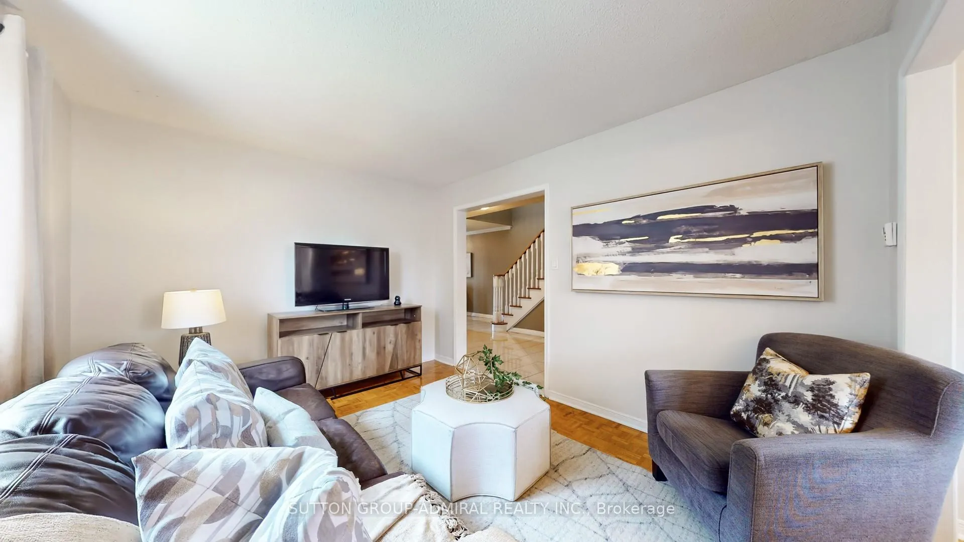 Photo 9 of 508 Chancellor Drive, Vaughan, East Woodbridge — HOMEH