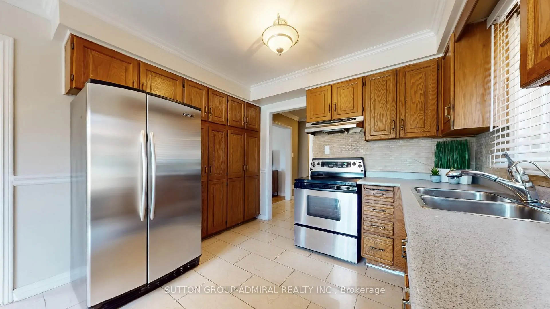 Photo 11 of 508 Chancellor Drive, Vaughan, East Woodbridge — HOMEH