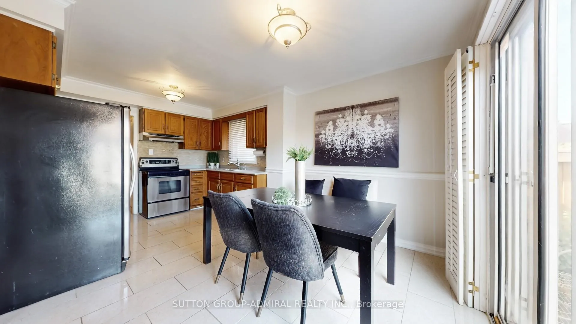 Photo 12 of 508 Chancellor Drive, Vaughan, East Woodbridge — HOMEH