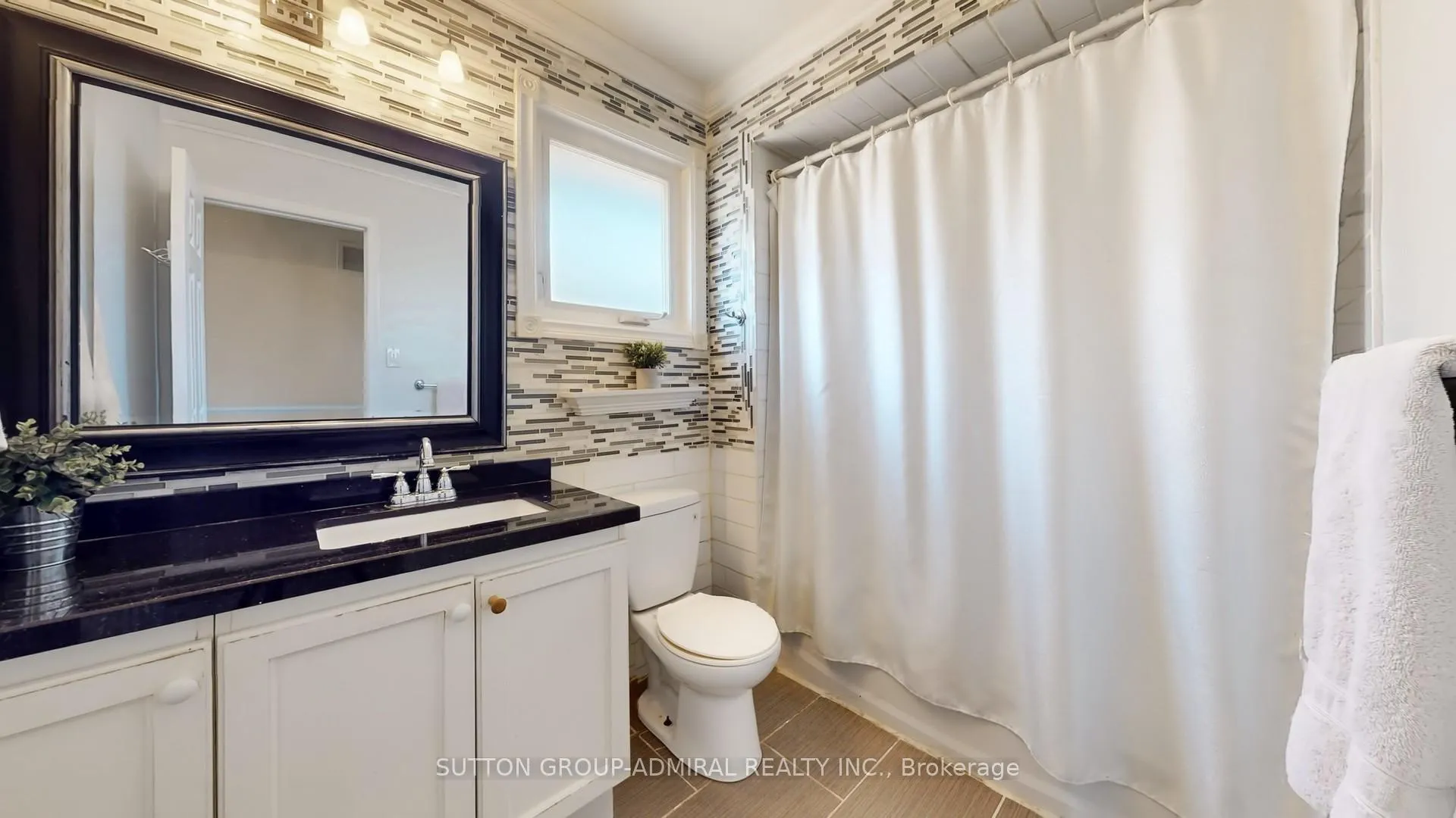 Photo 33 of 508 Chancellor Drive, Vaughan, East Woodbridge — HOMEH