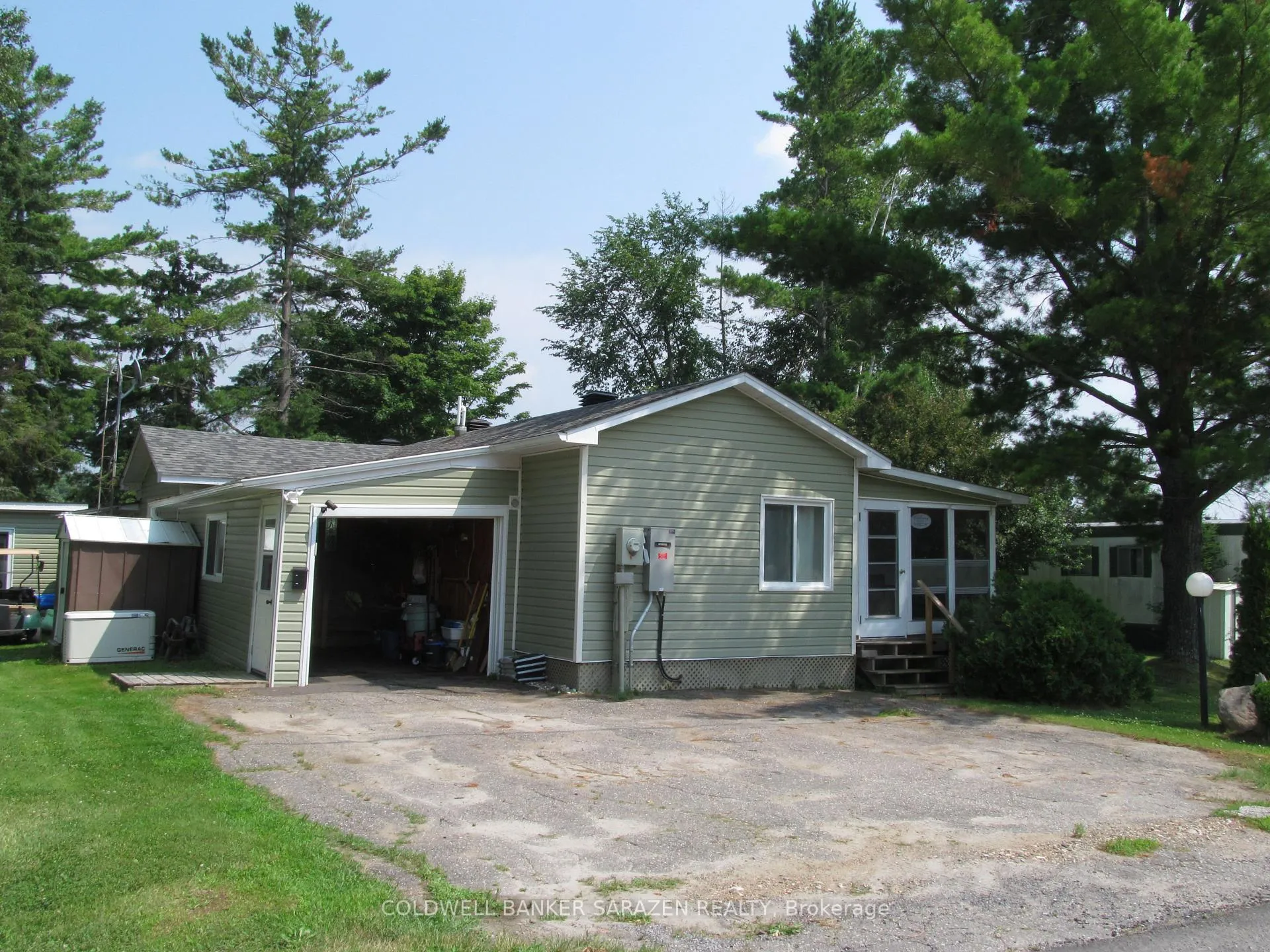Photo 2 of 31 Lakefront Lane, McNab/Braeside, Mcnab/Braeside Twps — HOMEH
