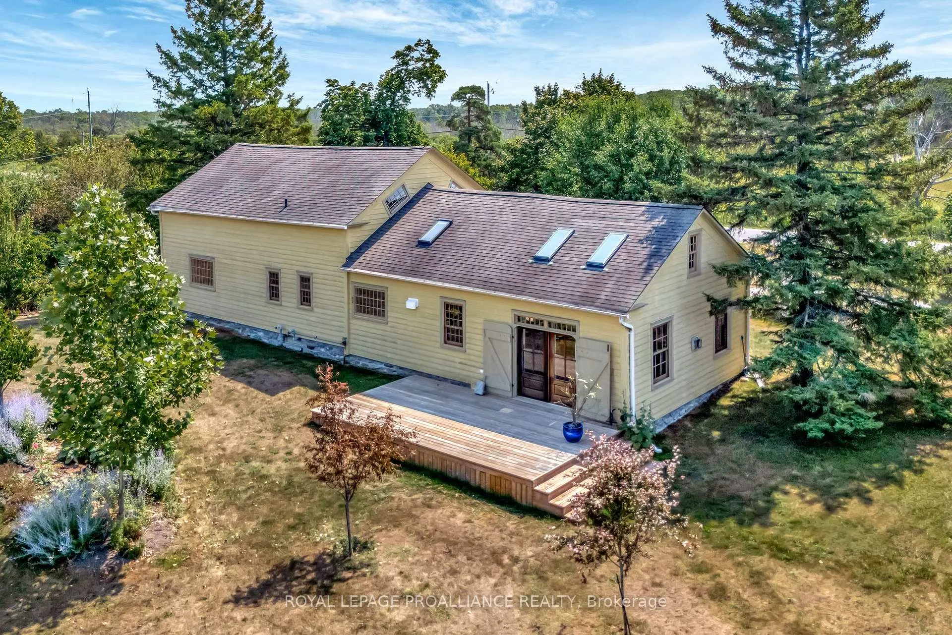 Photo 4 of 406 Salmon Point Road, Prince Edward County, Athol — HOMEH