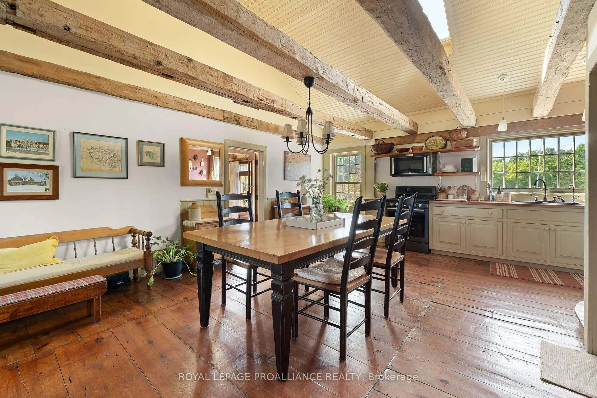 Photo 6 of 406 Salmon Point Road, Prince Edward County, Athol — HOMEH