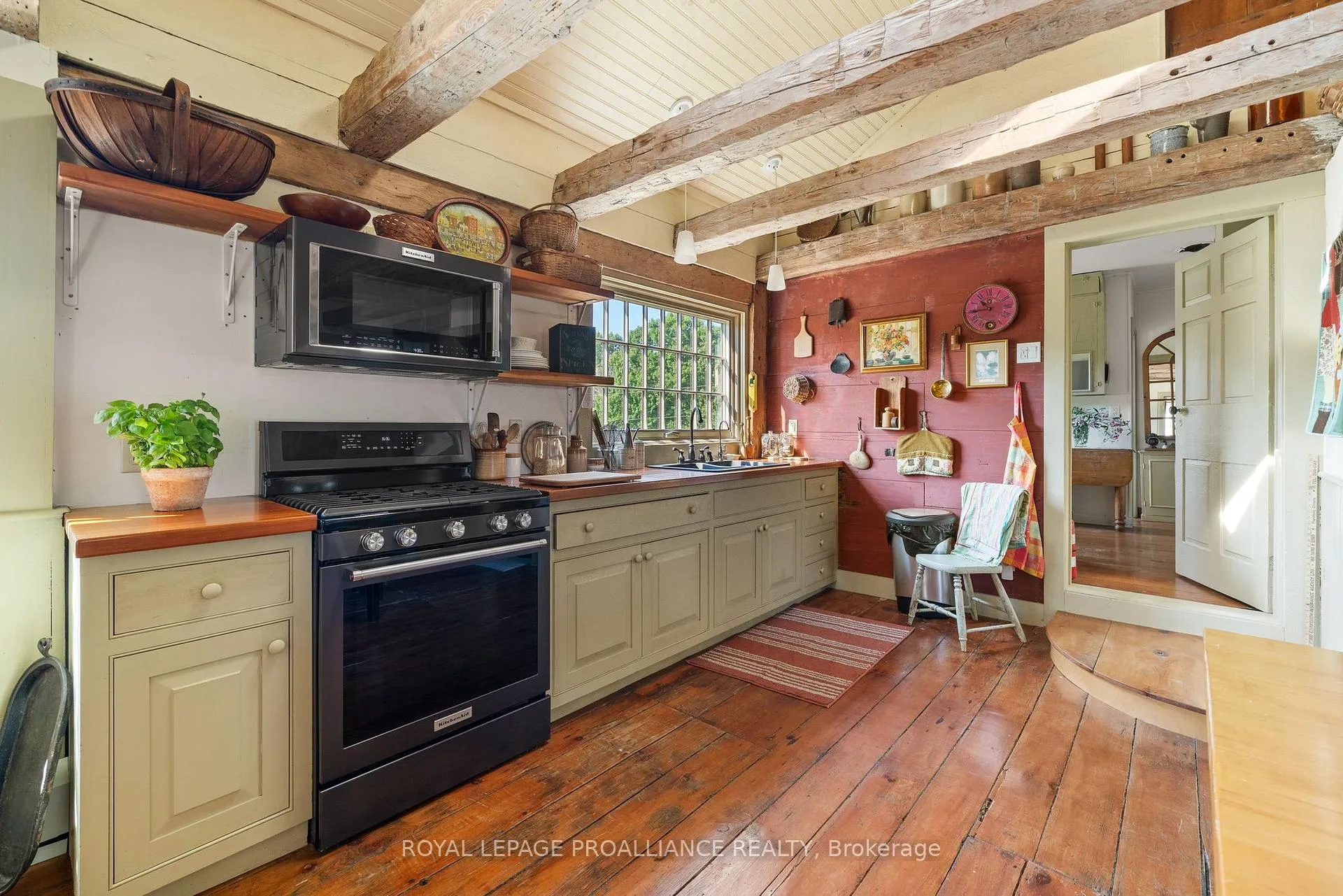 Photo 9 of 406 Salmon Point Road, Prince Edward County, Athol — HOMEH