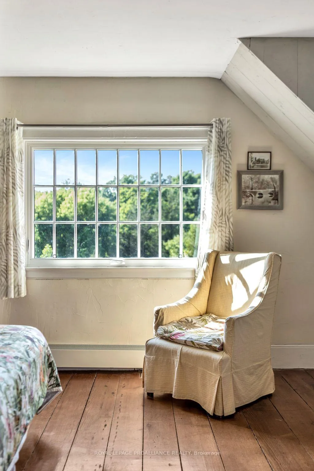 Photo 23 of 406 Salmon Point Road, Prince Edward County, Athol — HOMEH