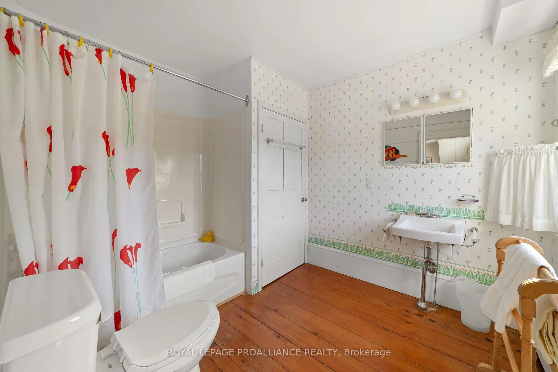 Photo 26 of 406 Salmon Point Road, Prince Edward County, Athol — HOMEH