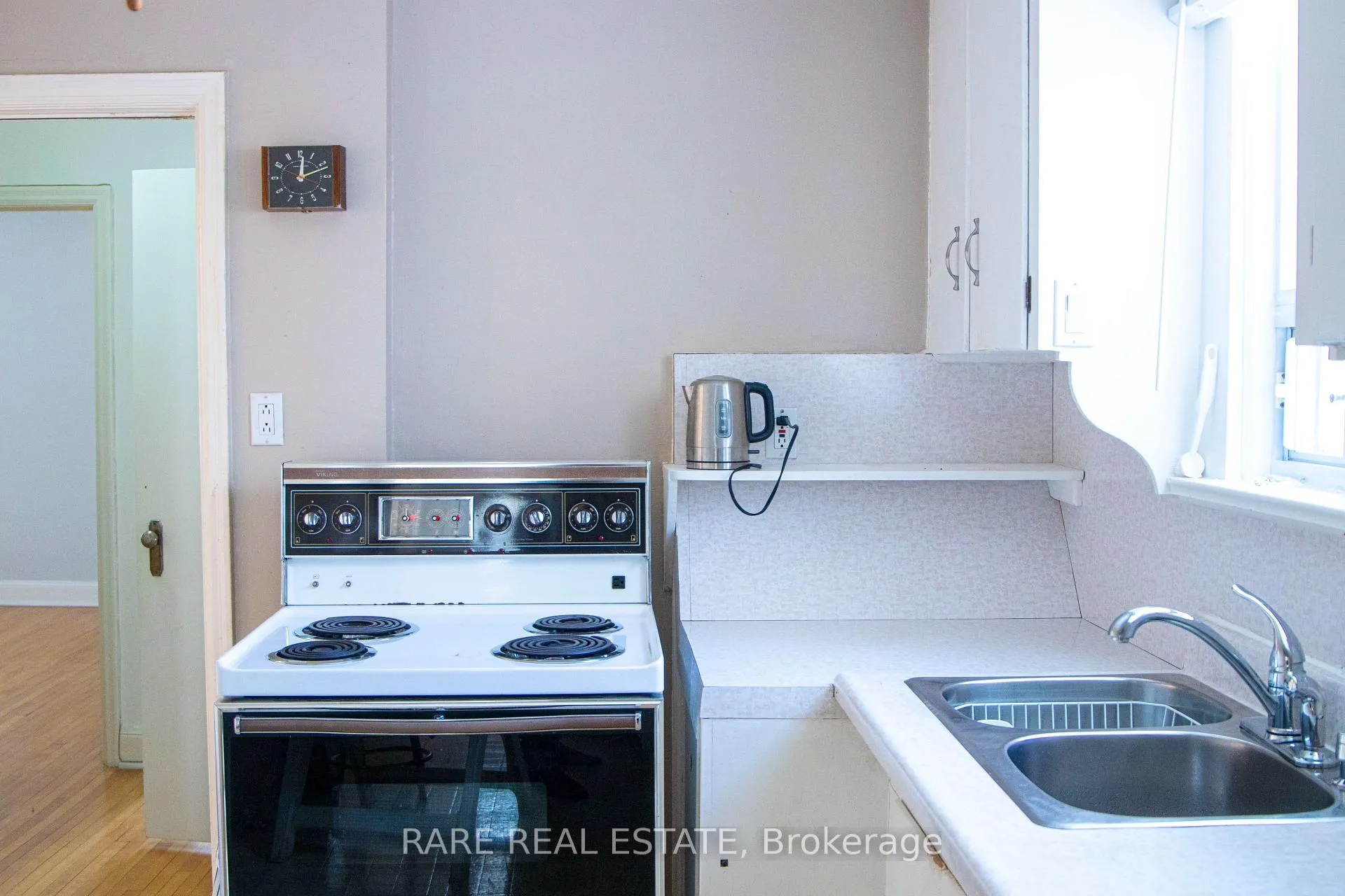 Photo 10 of 46 Dunblaine Avenue, Toronto, Bedford Park-Nortown — HOMEH