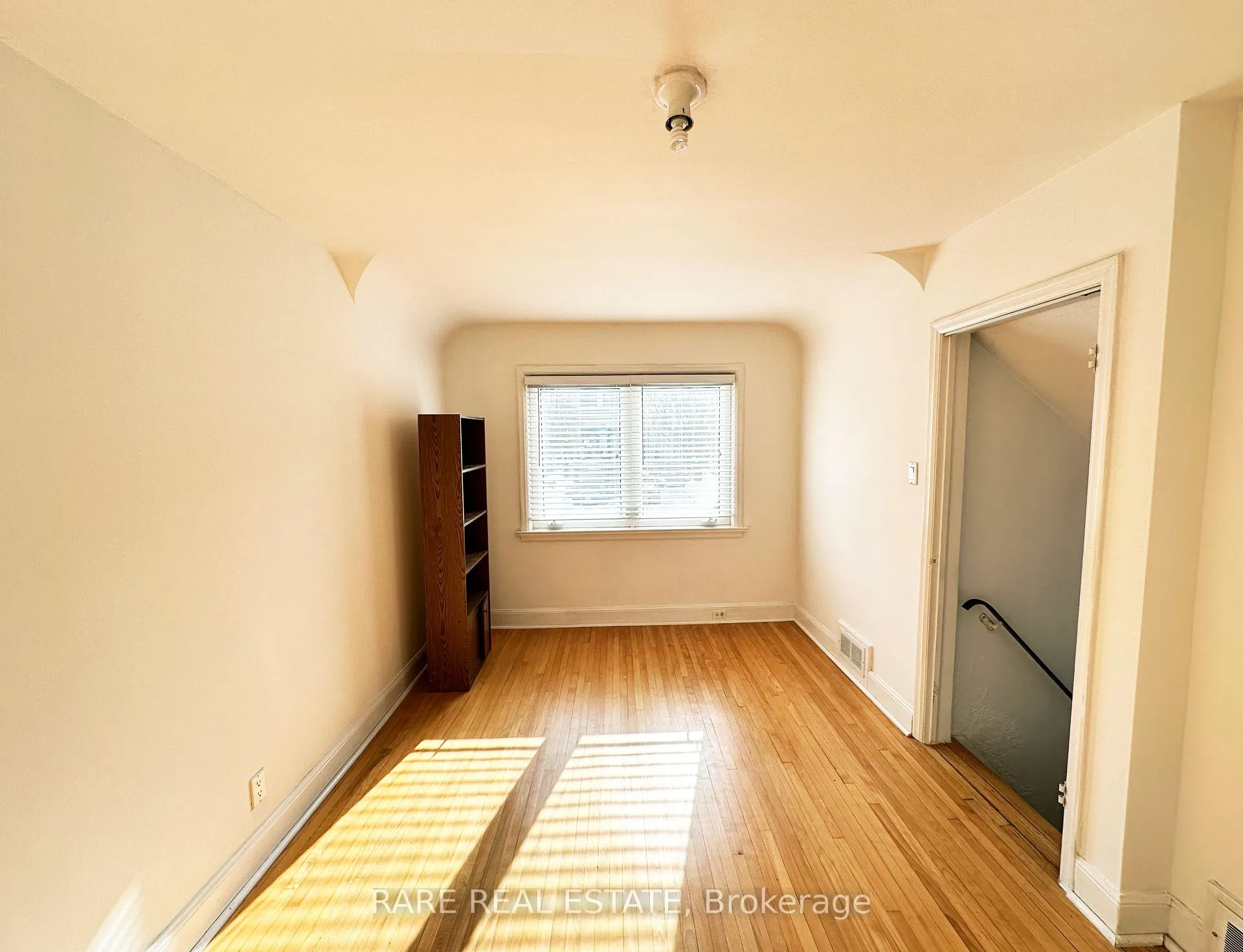 Photo 12 of 46 Dunblaine Avenue, Toronto, Bedford Park-Nortown — HOMEH