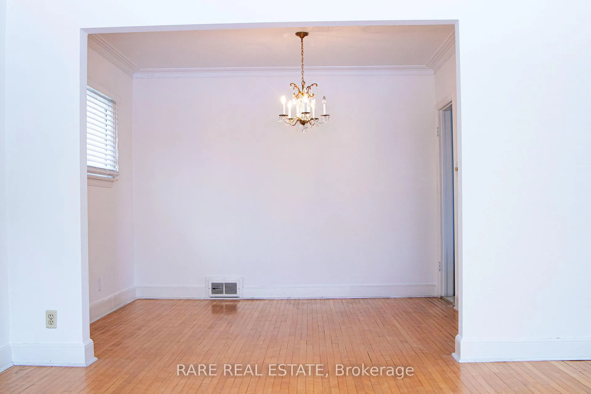 Photo 14 of 46 Dunblaine Avenue, Toronto, Bedford Park-Nortown — HOMEH