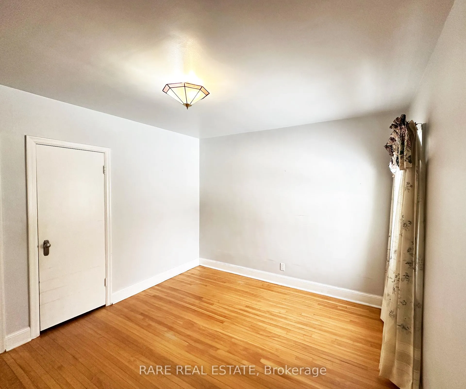 Photo 17 of 46 Dunblaine Avenue, Toronto, Bedford Park-Nortown — HOMEH