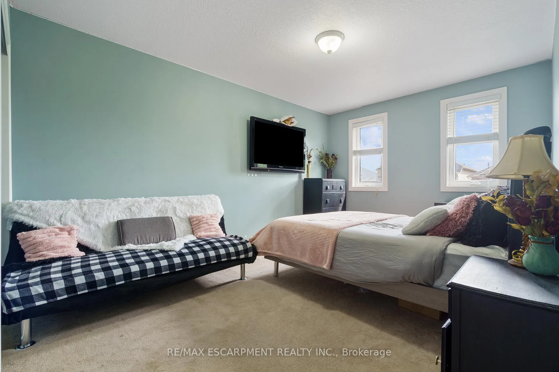 Photo 13 of 158 Voyager Pass, Hamilton, Binbrook — HOMEH