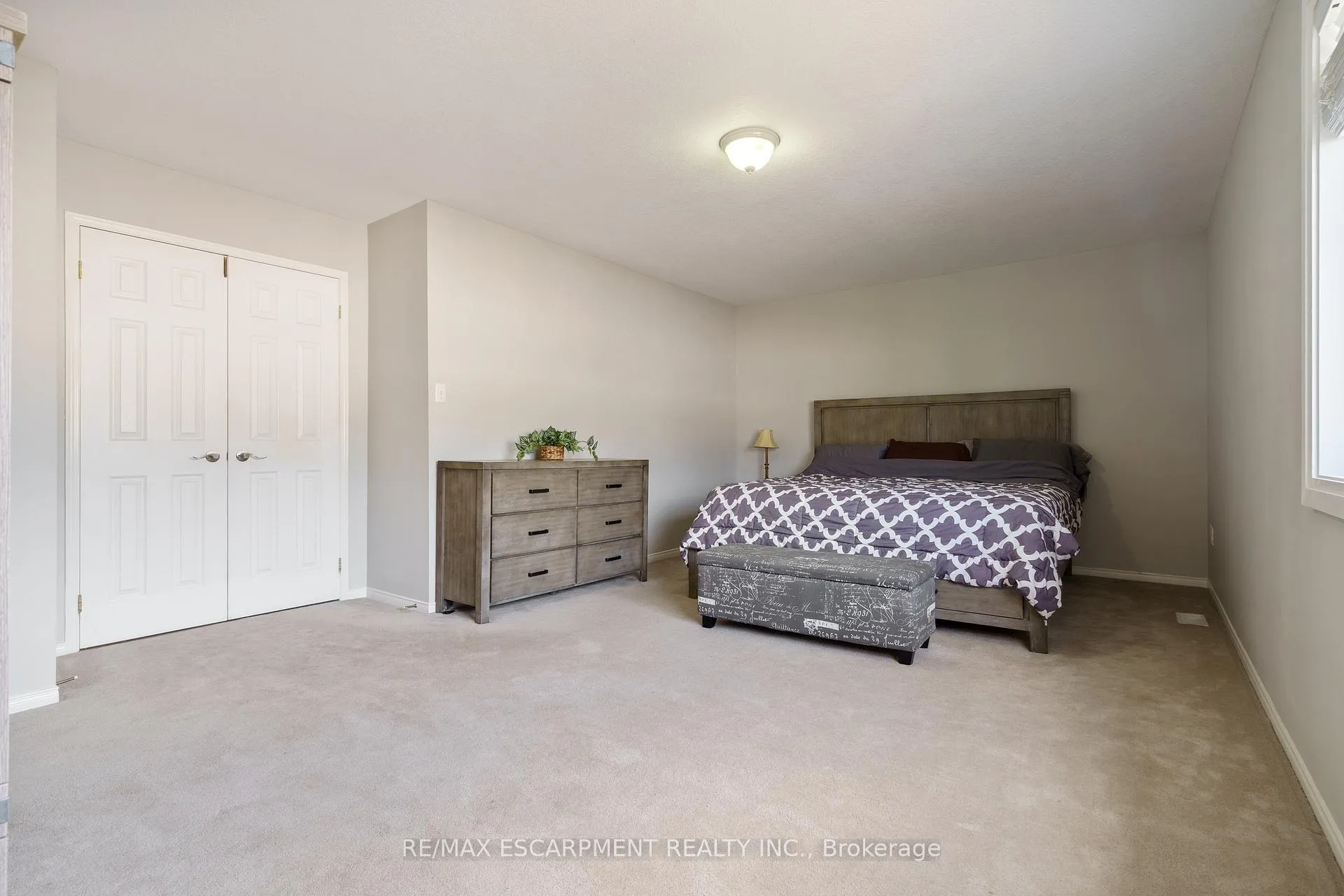 Photo 16 of 158 Voyager Pass, Hamilton, Binbrook — HOMEH