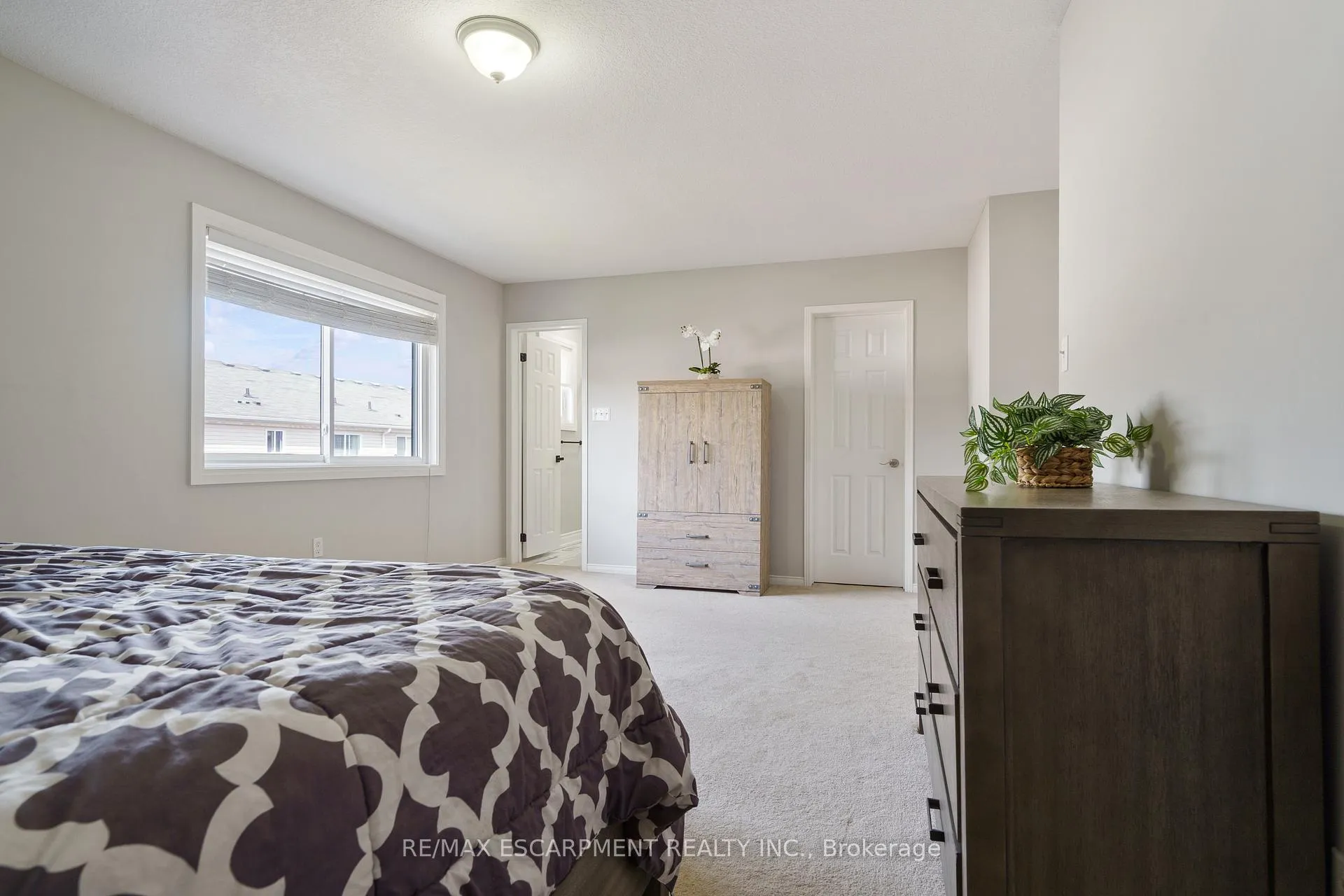 Photo 17 of 158 Voyager Pass, Hamilton, Binbrook — HOMEH