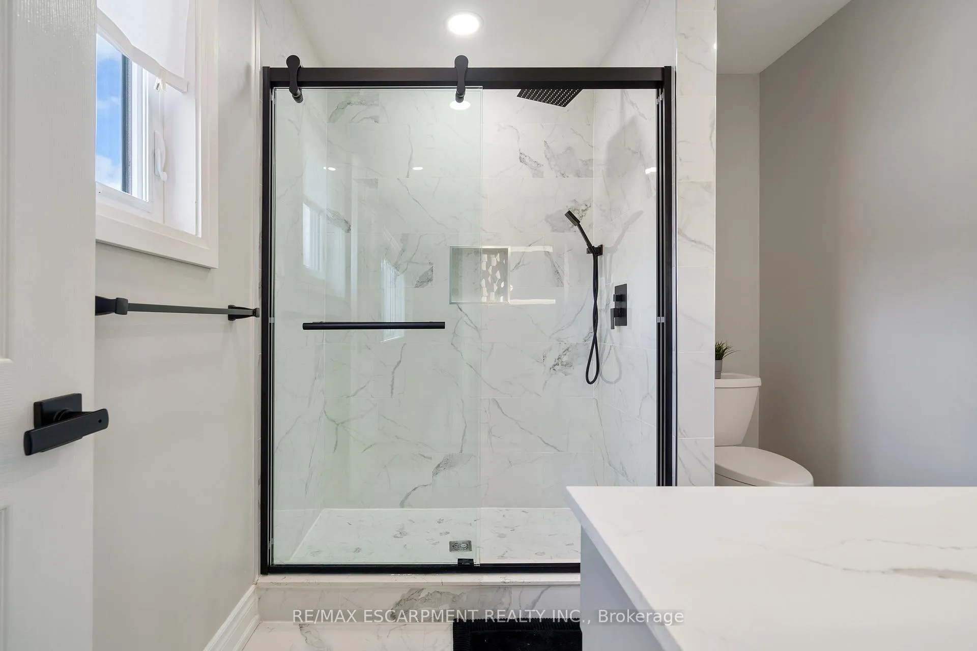 Photo 18 of 158 Voyager Pass, Hamilton, Binbrook — HOMEH