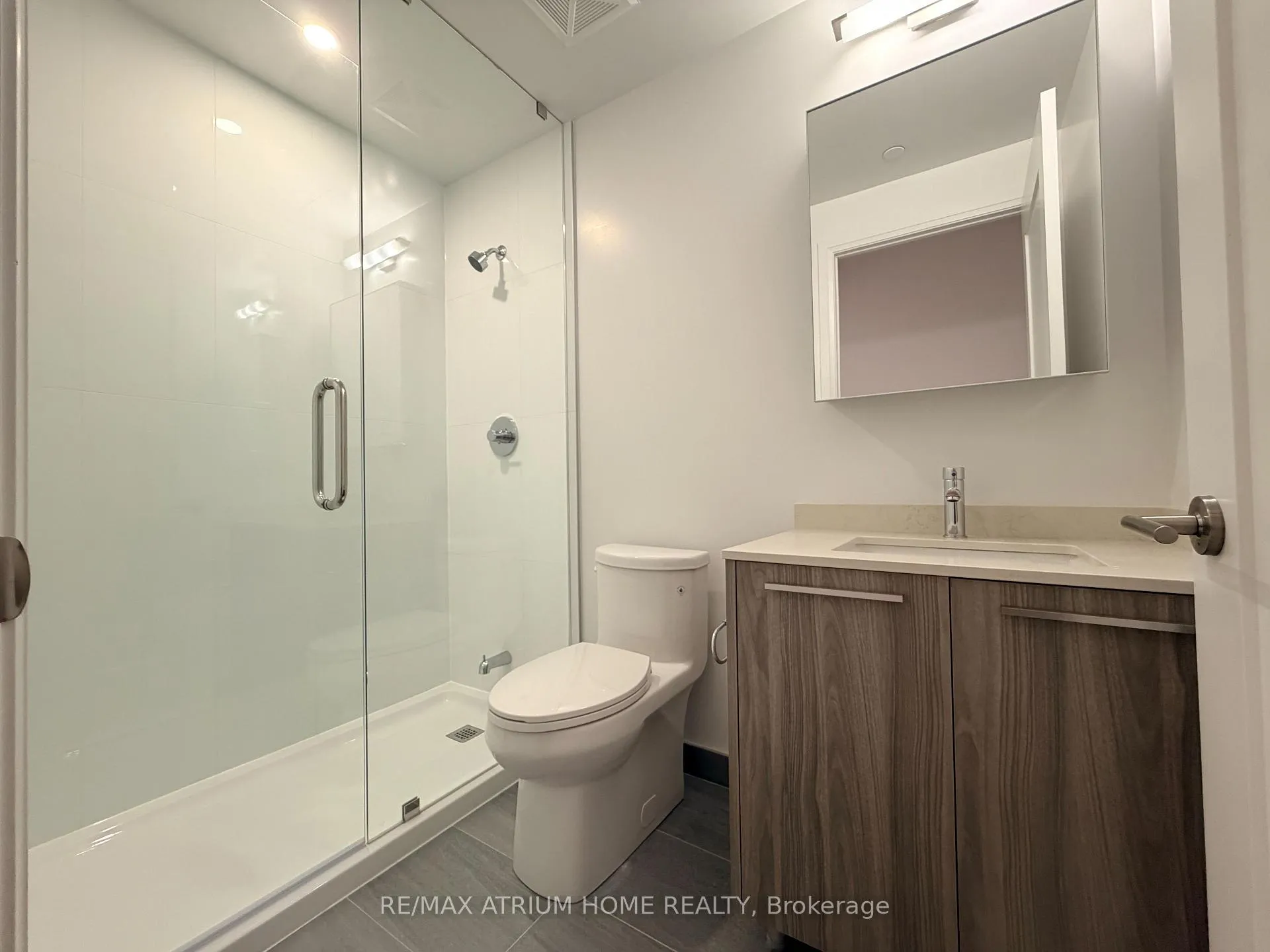 Photo 5 of Unit 1902, 65 Broadway Avenue, Toronto, Mount Pleasant West — HOMEH