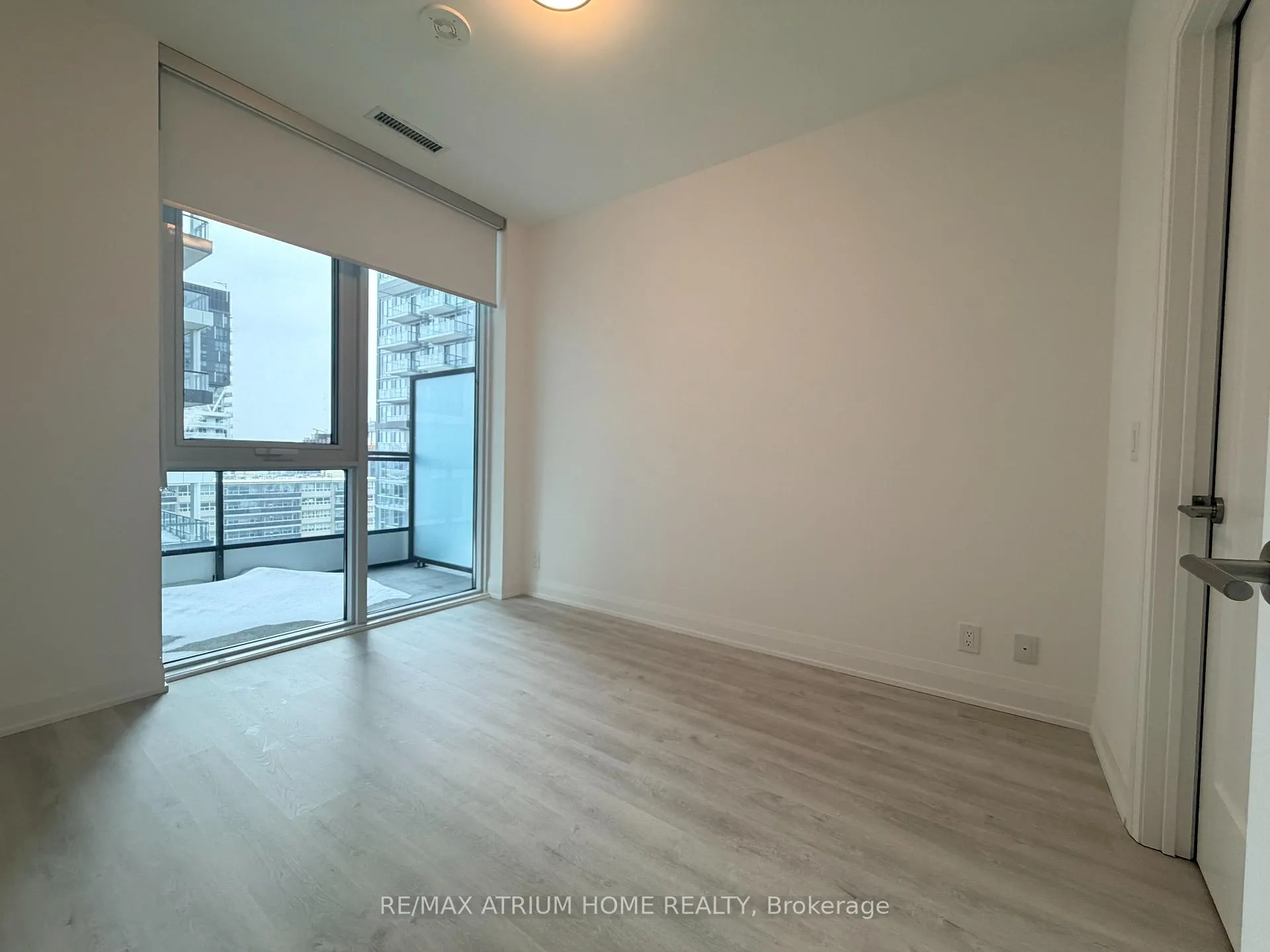Photo 10 of Unit 1902, 65 Broadway Avenue, Toronto, Mount Pleasant West — HOMEH