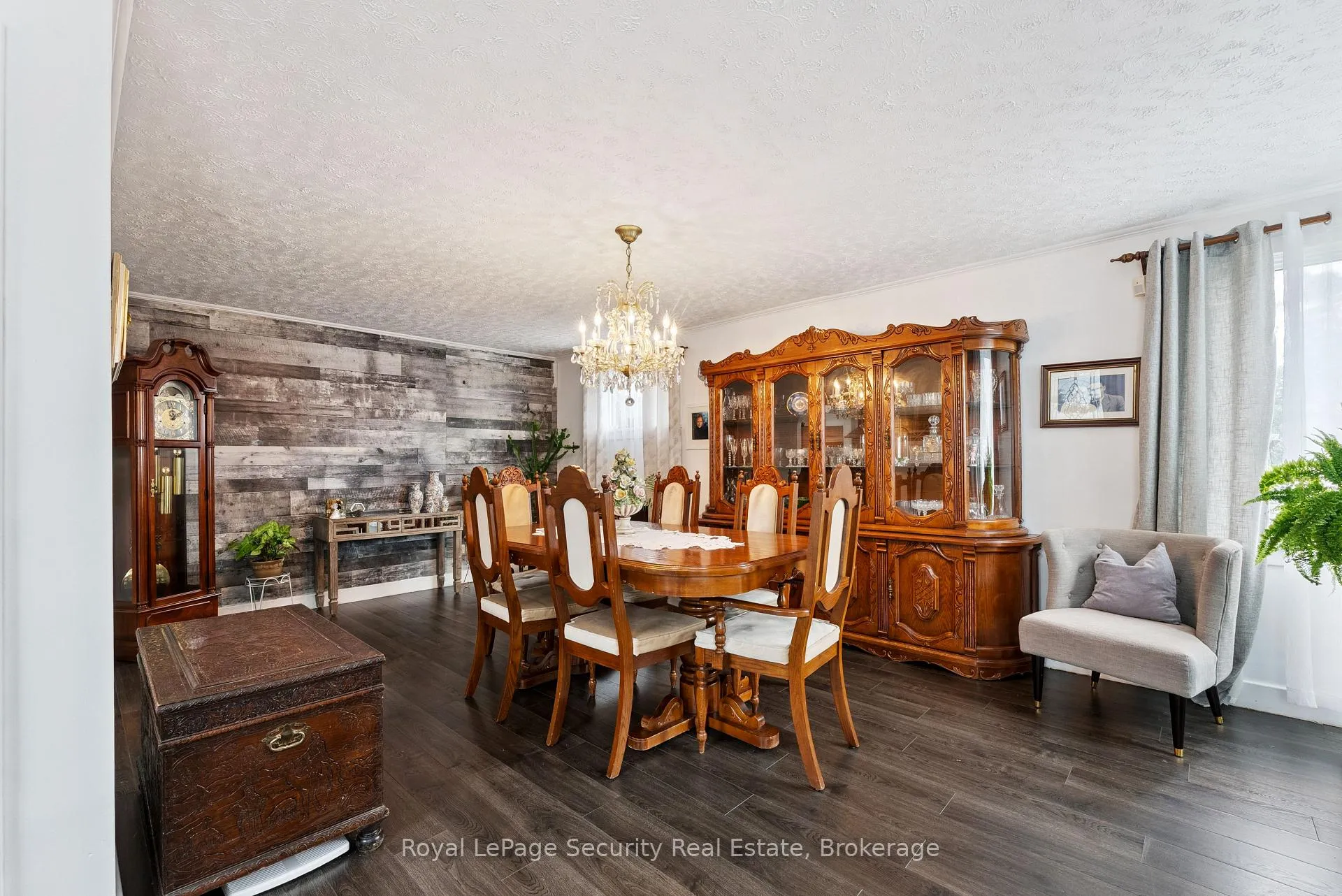 Photo 7 of 18 Ashley Street, Belleville, Thurlow Ward — HOMEH