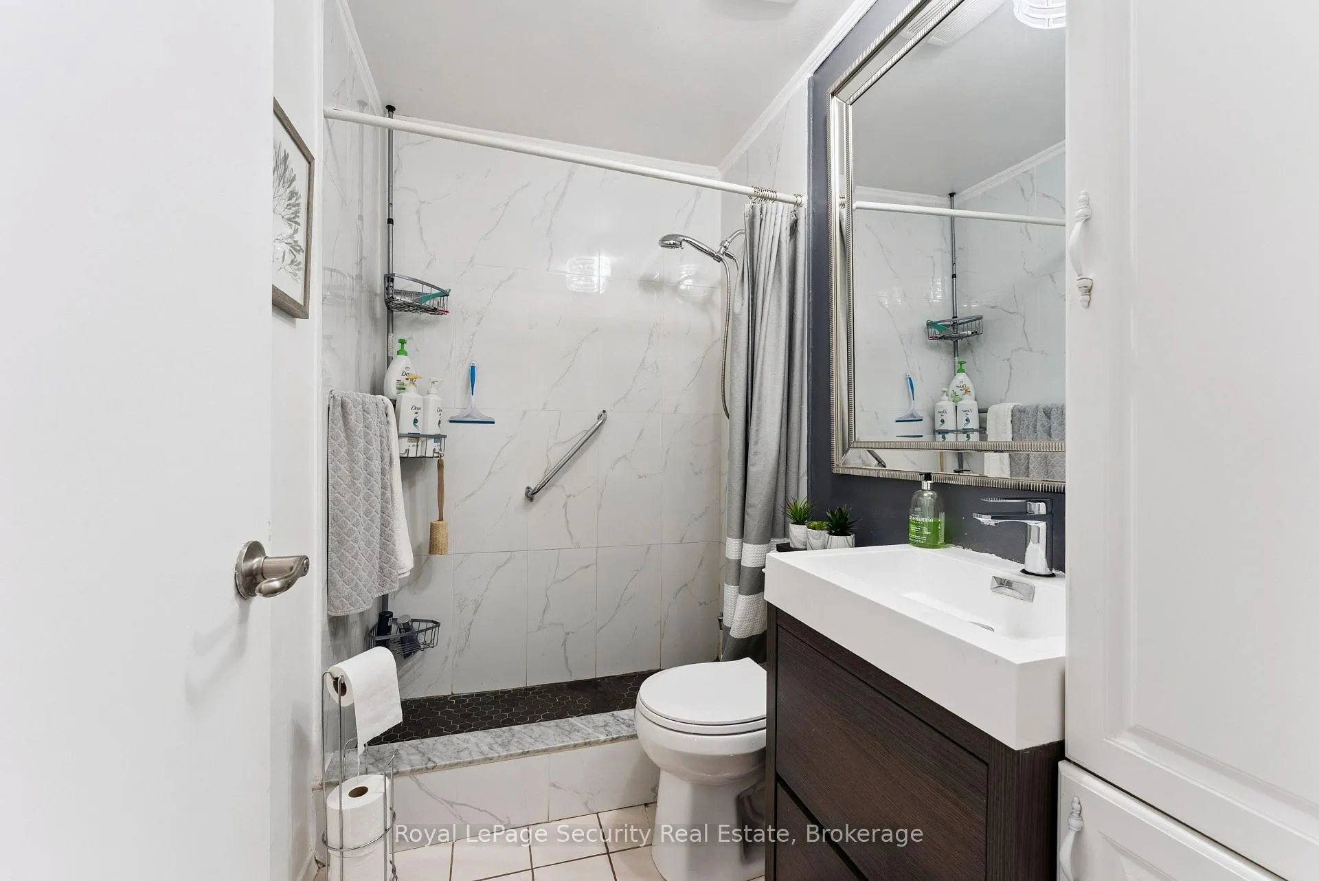Photo 8 of 18 Ashley Street, Belleville, Thurlow Ward — HOMEH