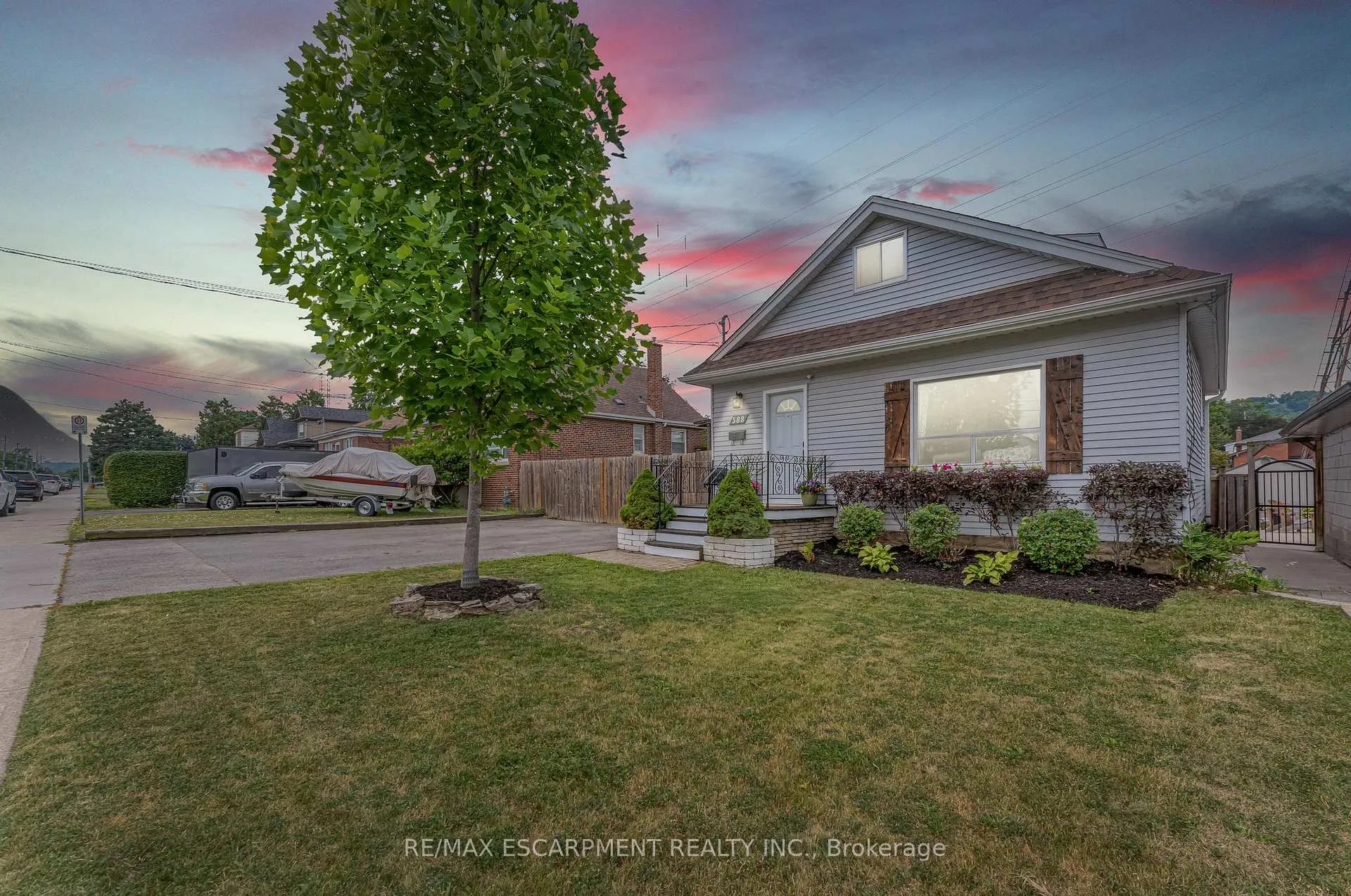 Photo 1 of 588 Cochrane Road, Hamilton, Rosedale — HOMEH