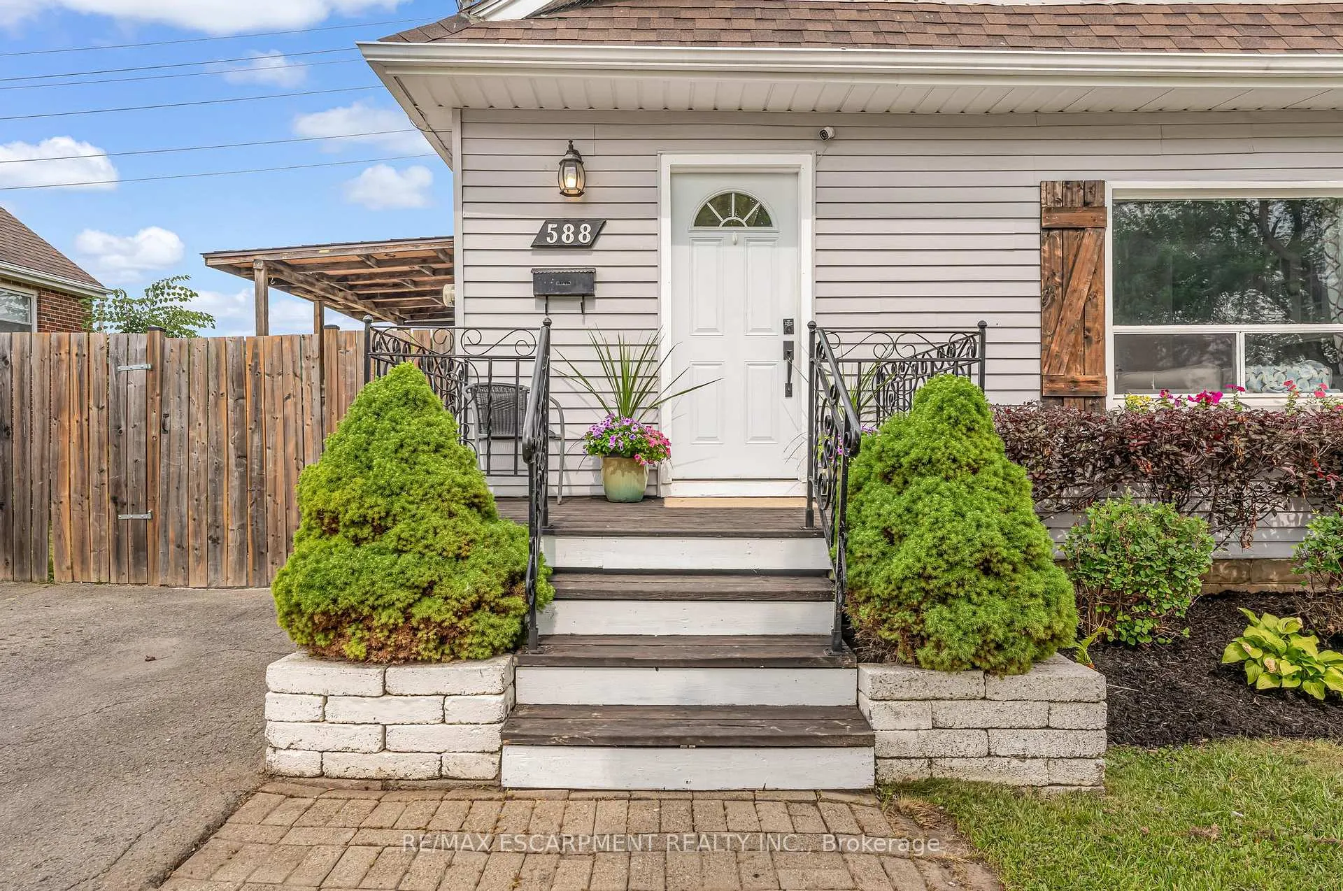 Photo 4 of 588 Cochrane Road, Hamilton, Rosedale — HOMEH