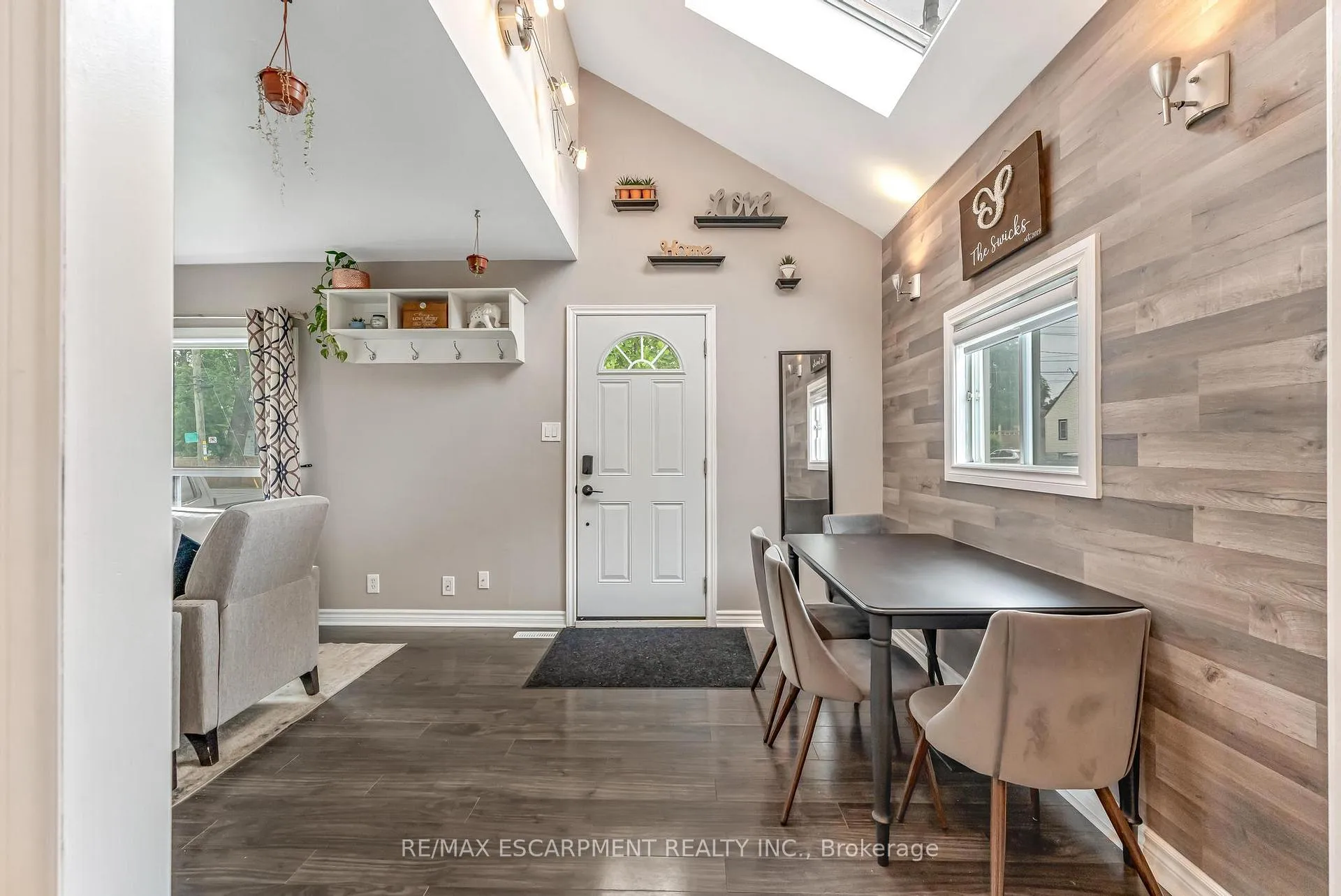 Photo 5 of 588 Cochrane Road, Hamilton, Rosedale — HOMEH