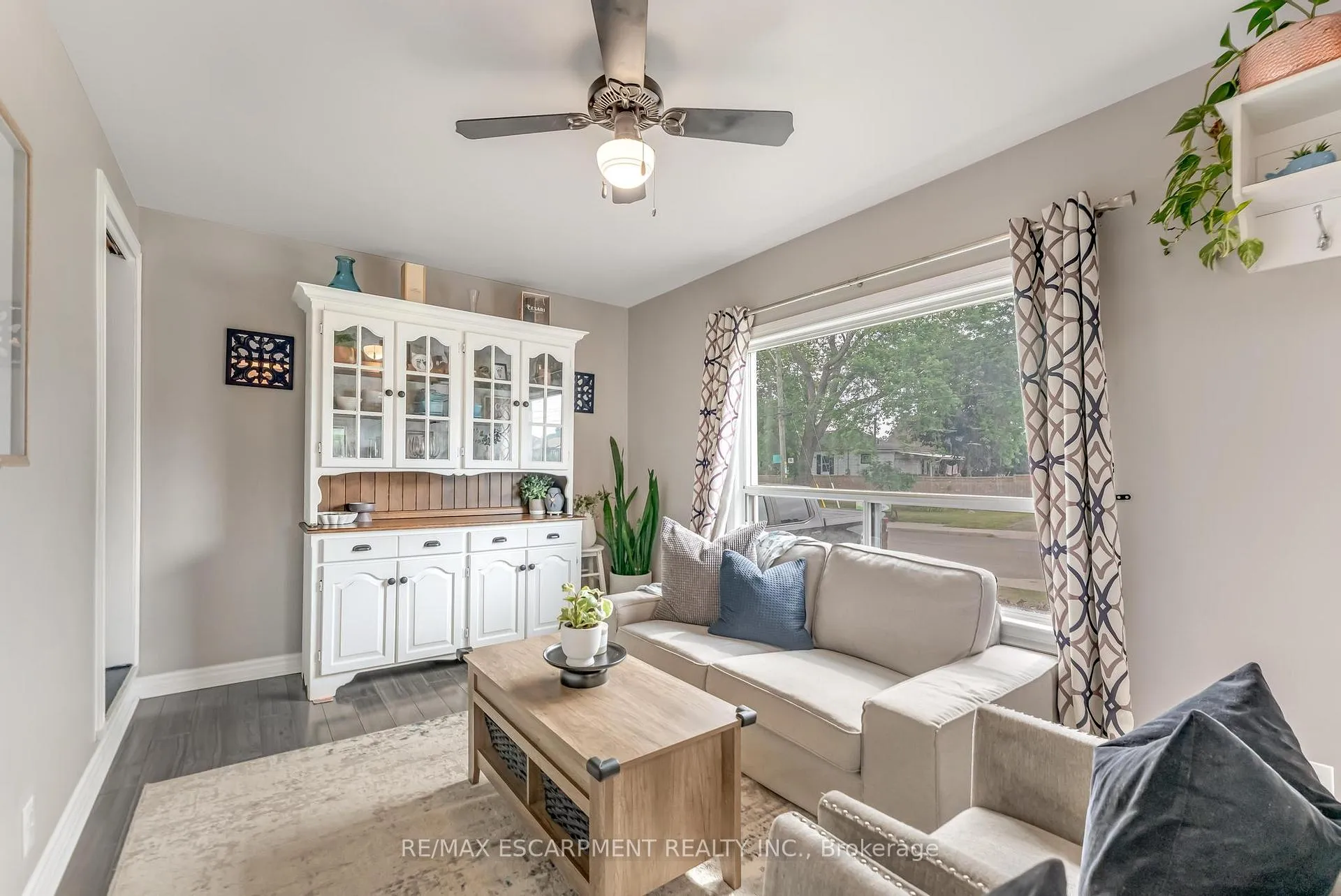 Photo 7 of 588 Cochrane Road, Hamilton, Rosedale — HOMEH
