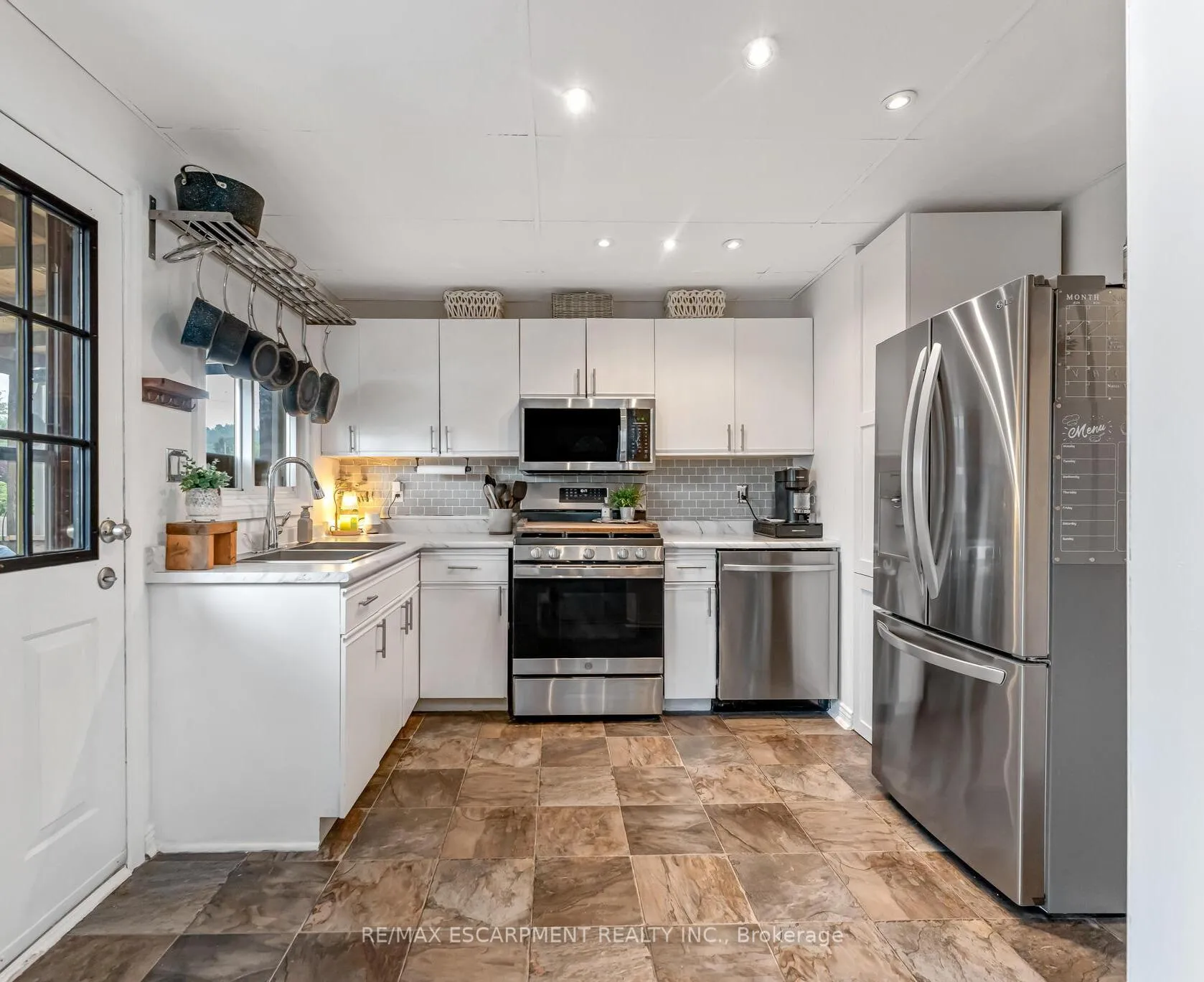 Photo 11 of 588 Cochrane Road, Hamilton, Rosedale — HOMEH