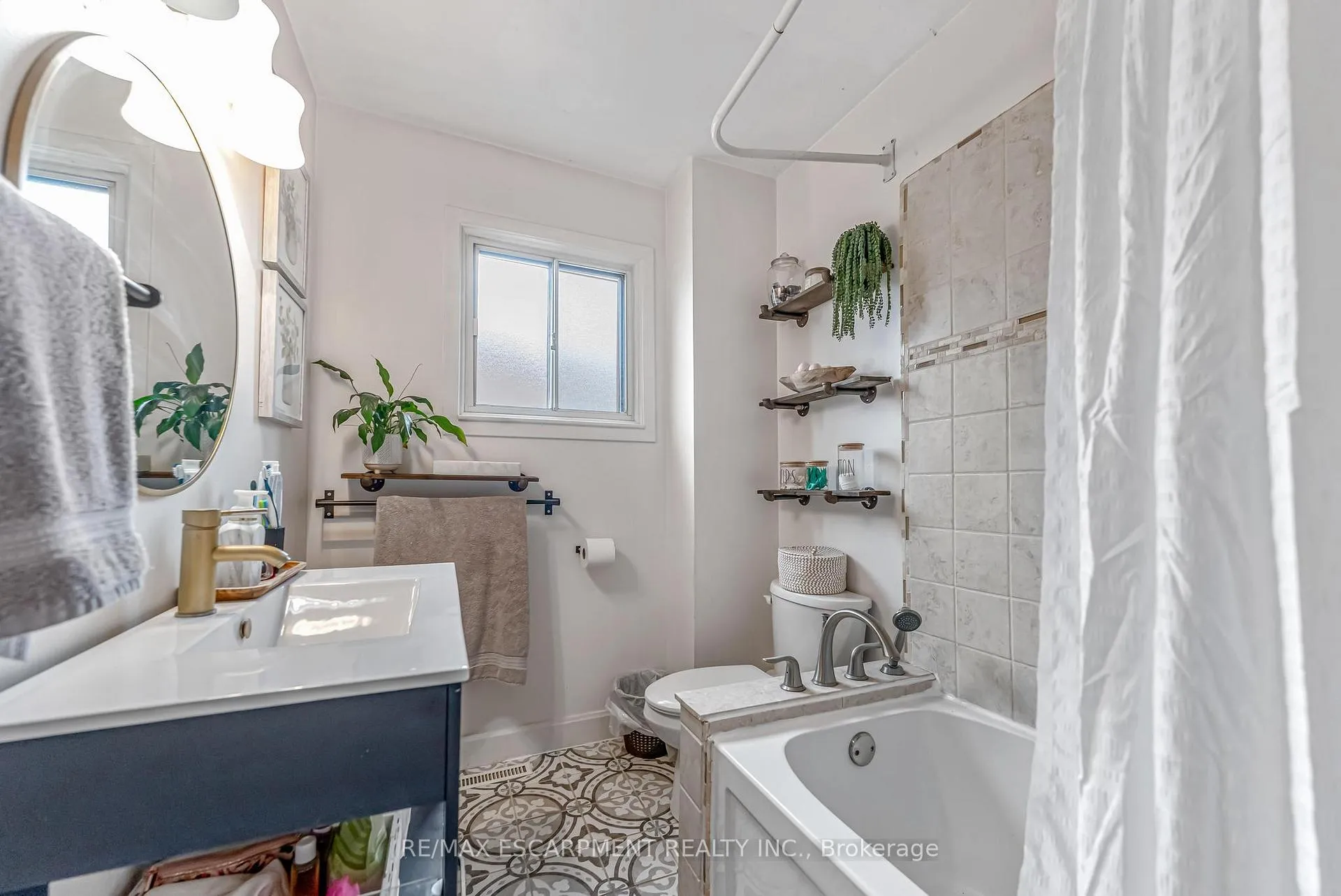 Photo 17 of 588 Cochrane Road, Hamilton, Rosedale — HOMEH