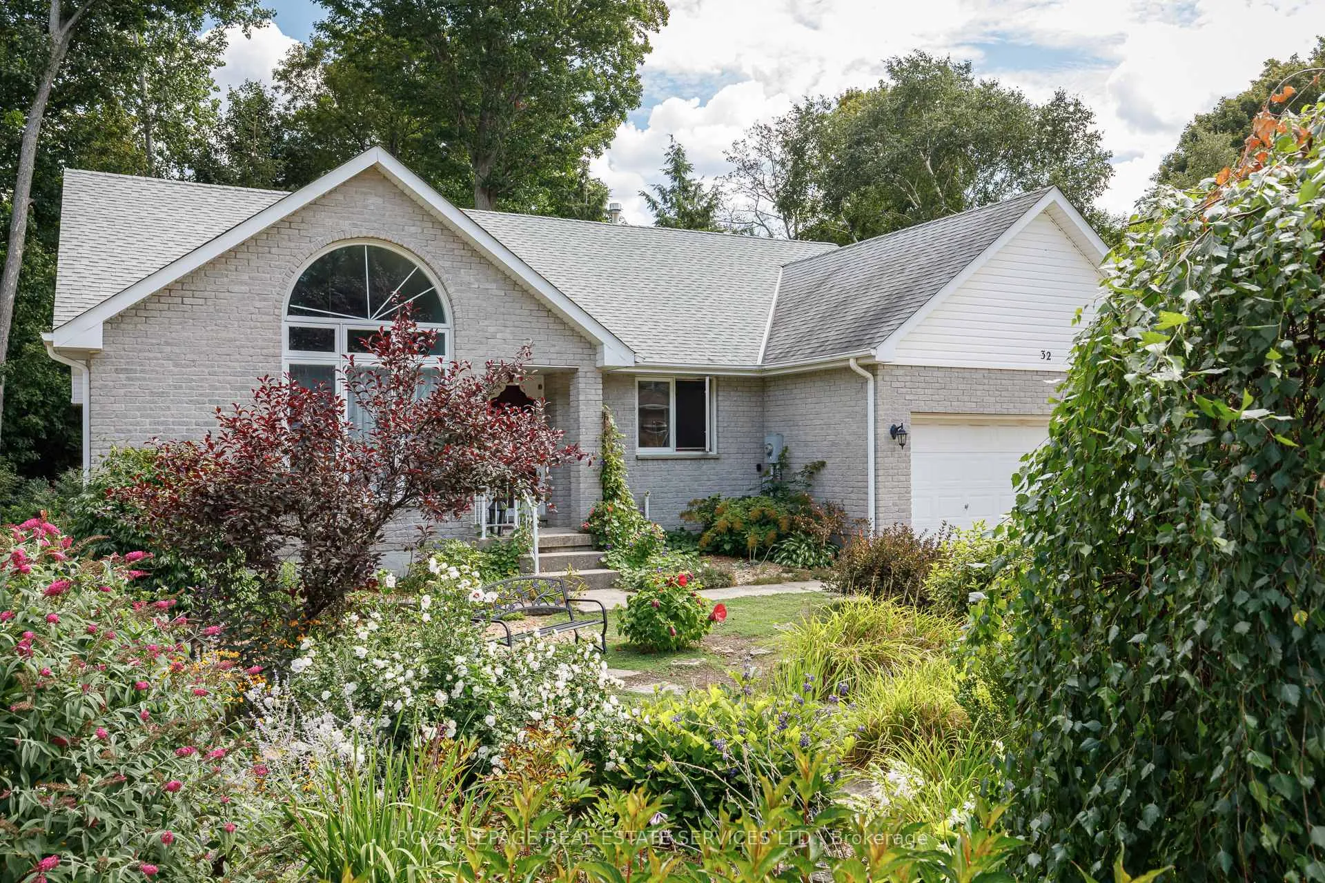 Photo 4 of 32 Pollard Drive, Meaford — HOMEH