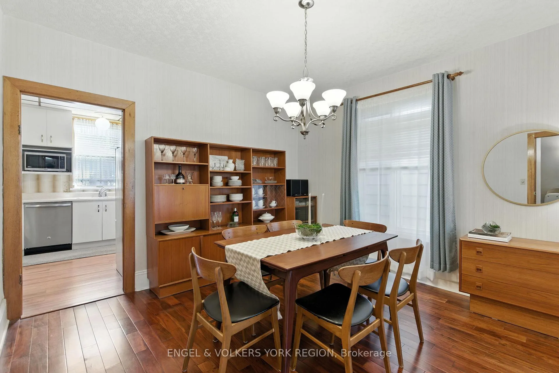 Photo 4 of 484 John Street N, Hamilton, North End — HOMEH