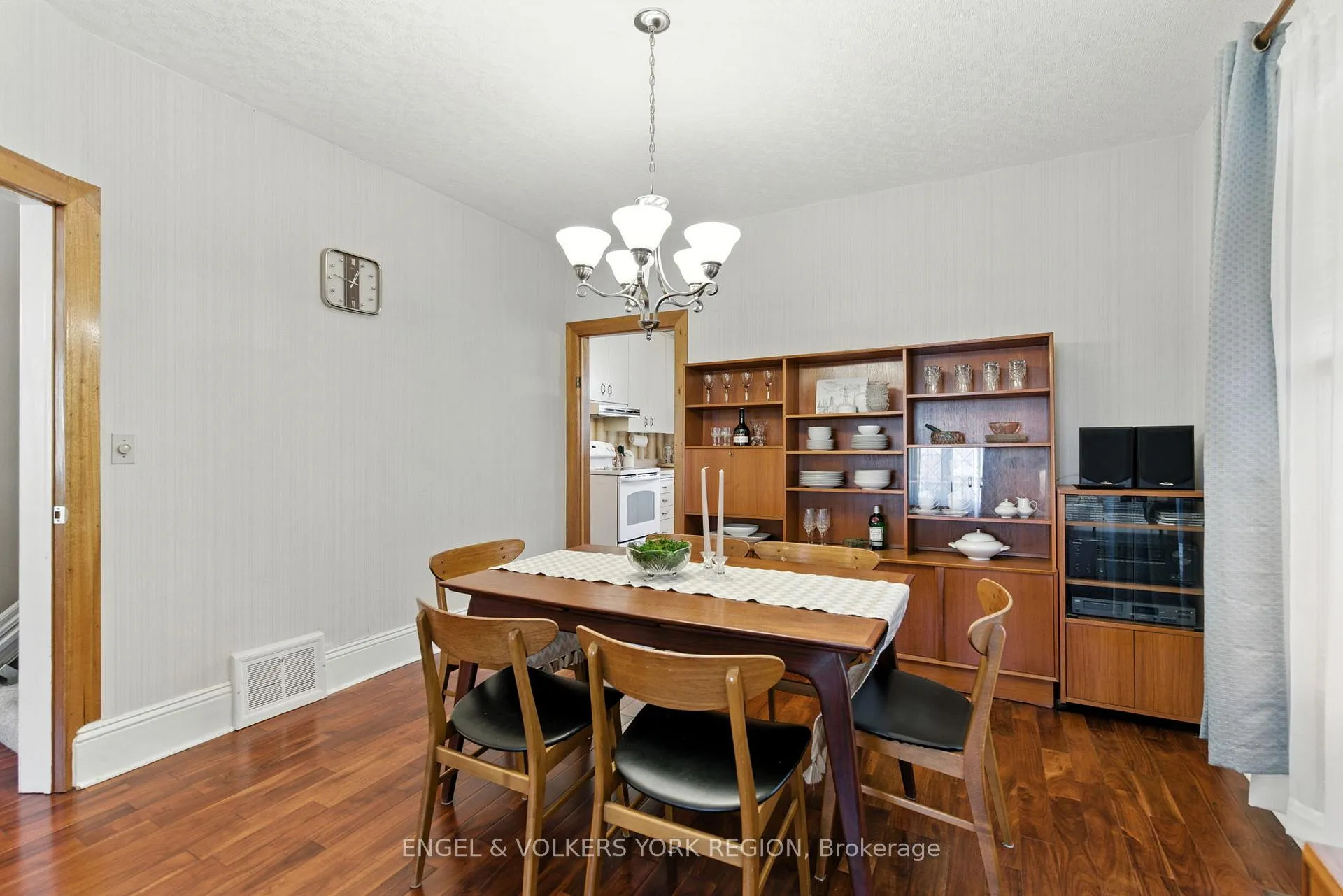 Photo 5 of 484 John Street N, Hamilton, North End — HOMEH