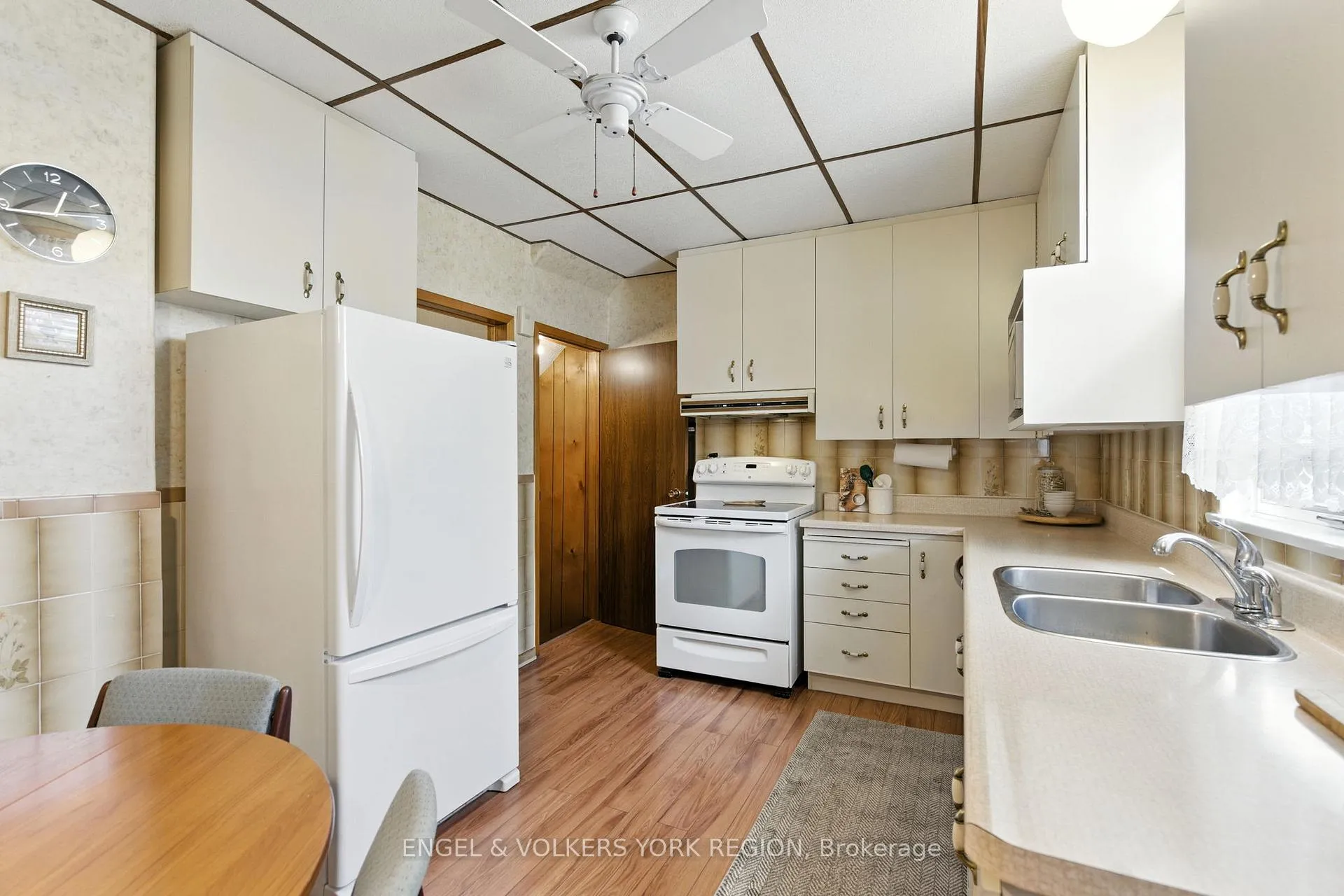 Photo 13 of 484 John Street N, Hamilton, North End — HOMEH