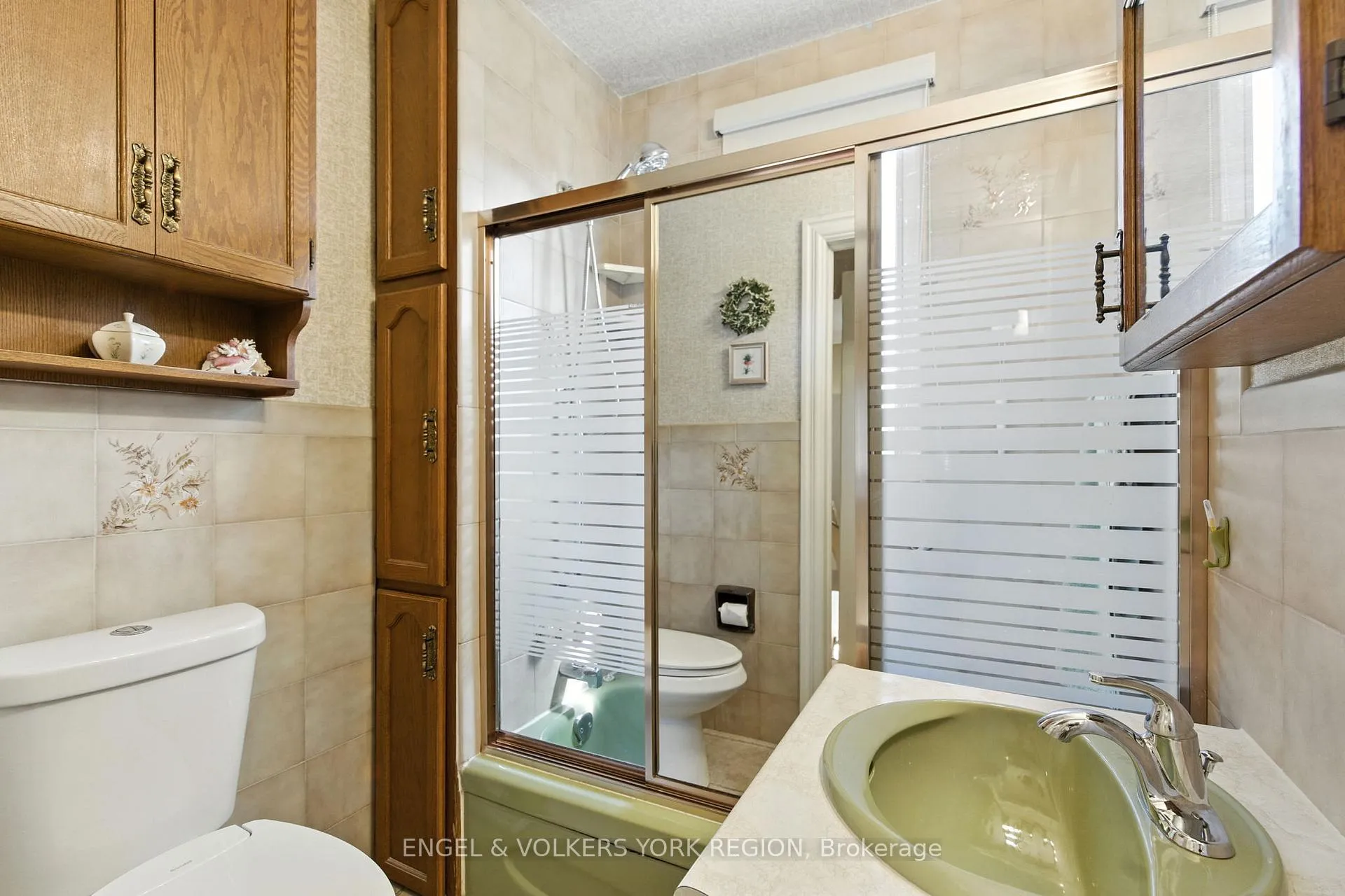 Photo 17 of 484 John Street N, Hamilton, North End — HOMEH