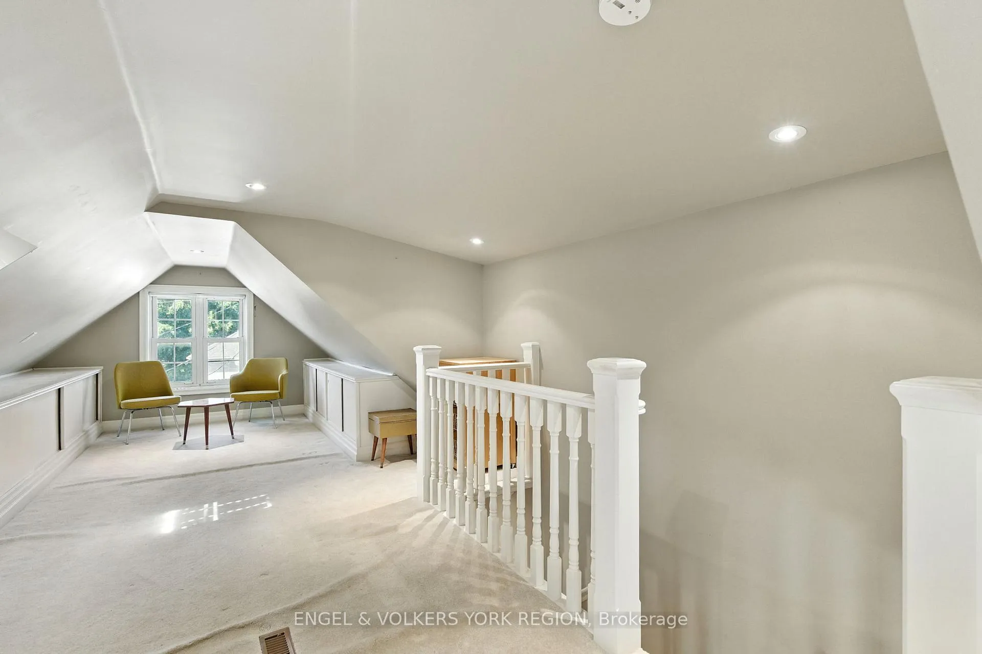 Photo 23 of 484 John Street N, Hamilton, North End — HOMEH