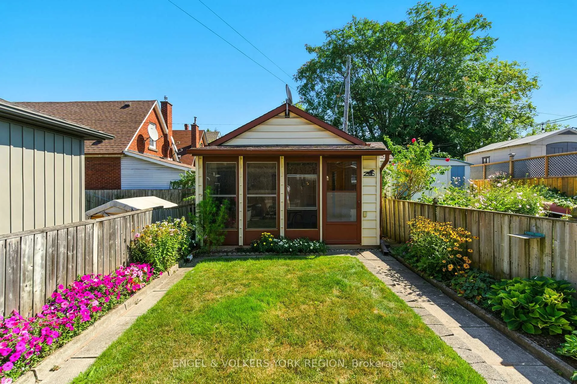 Photo 37 of 484 John Street N, Hamilton, North End — HOMEH