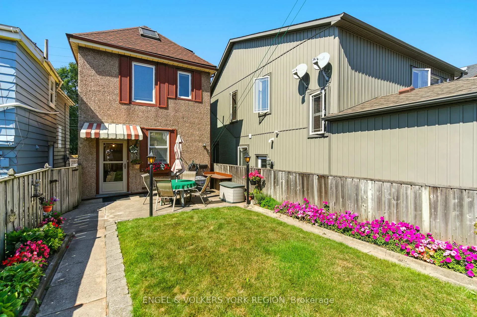 Photo 39 of 484 John Street N, Hamilton, North End — HOMEH