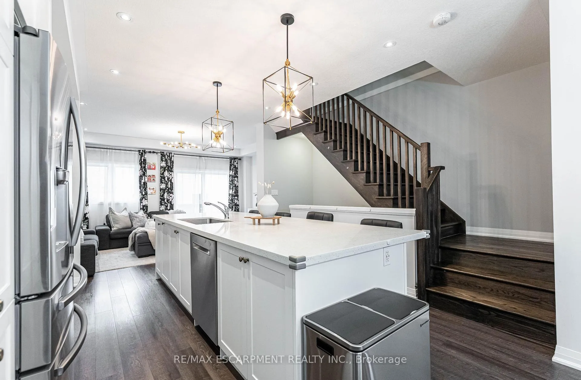 Photo 8 of 52 Aquarius Crescent, Hamilton, Rural Glanbrook — HOMEH
