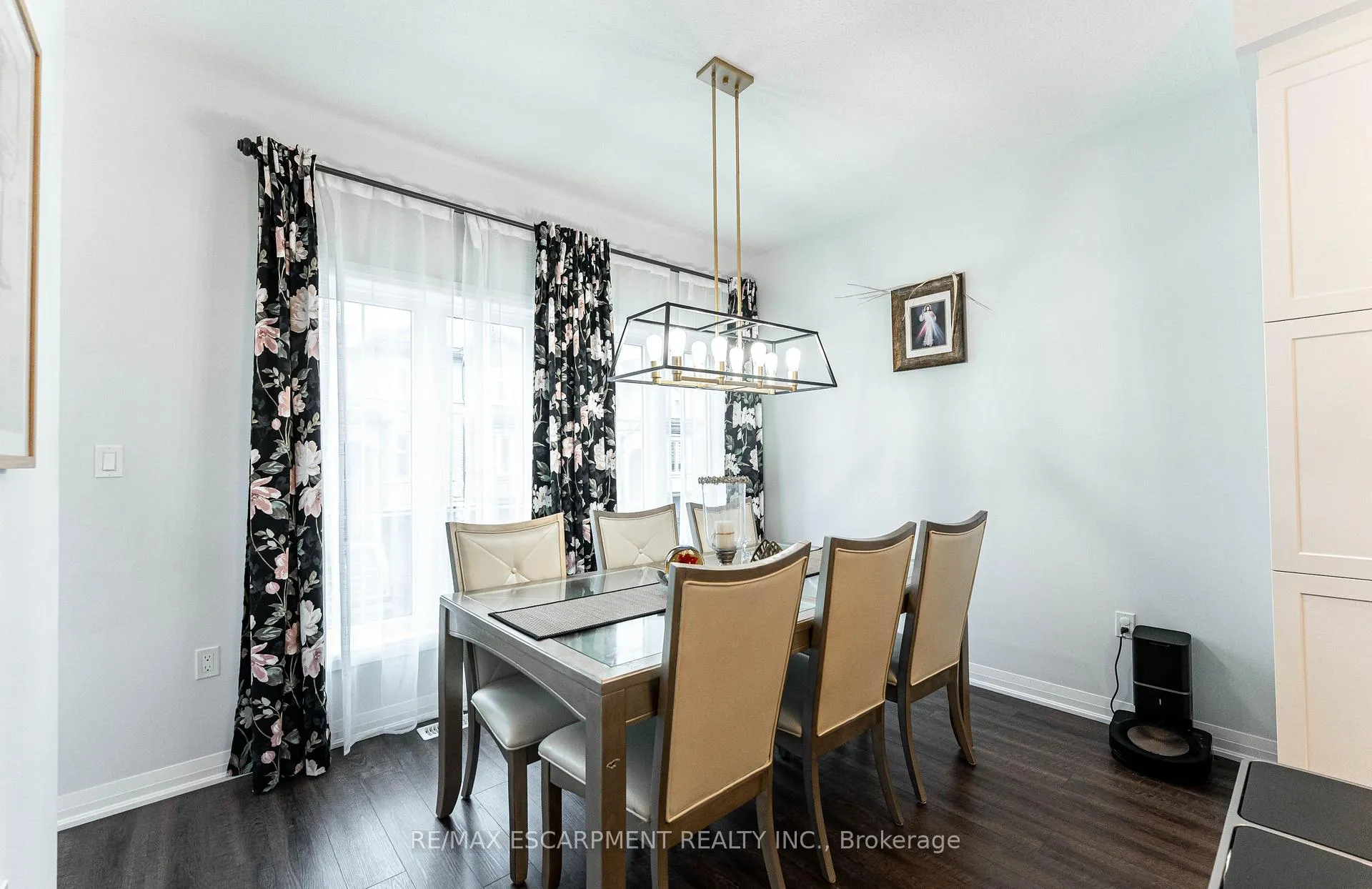 Photo 9 of 52 Aquarius Crescent, Hamilton, Rural Glanbrook — HOMEH