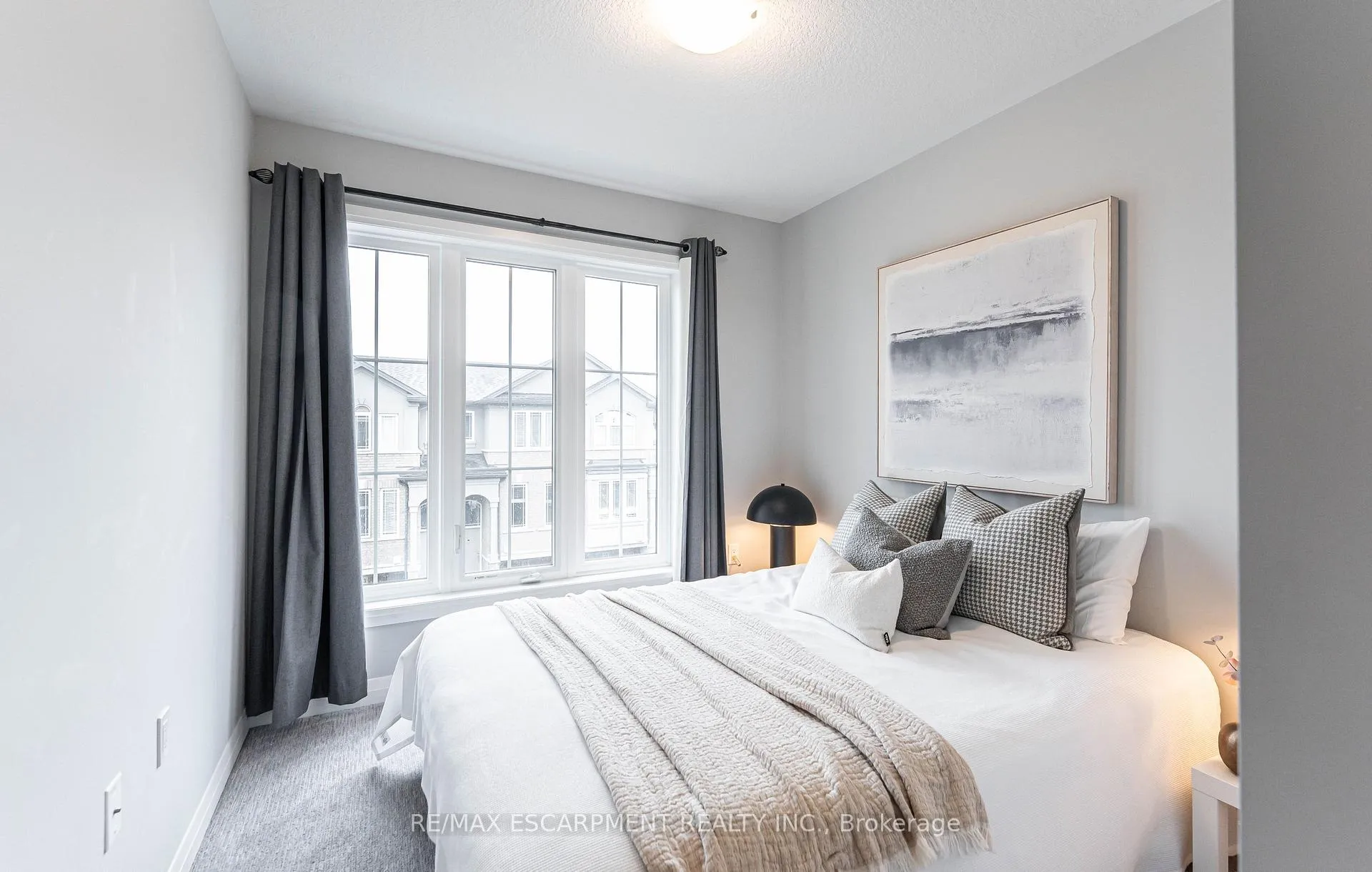 Photo 17 of 52 Aquarius Crescent, Hamilton, Rural Glanbrook — HOMEH