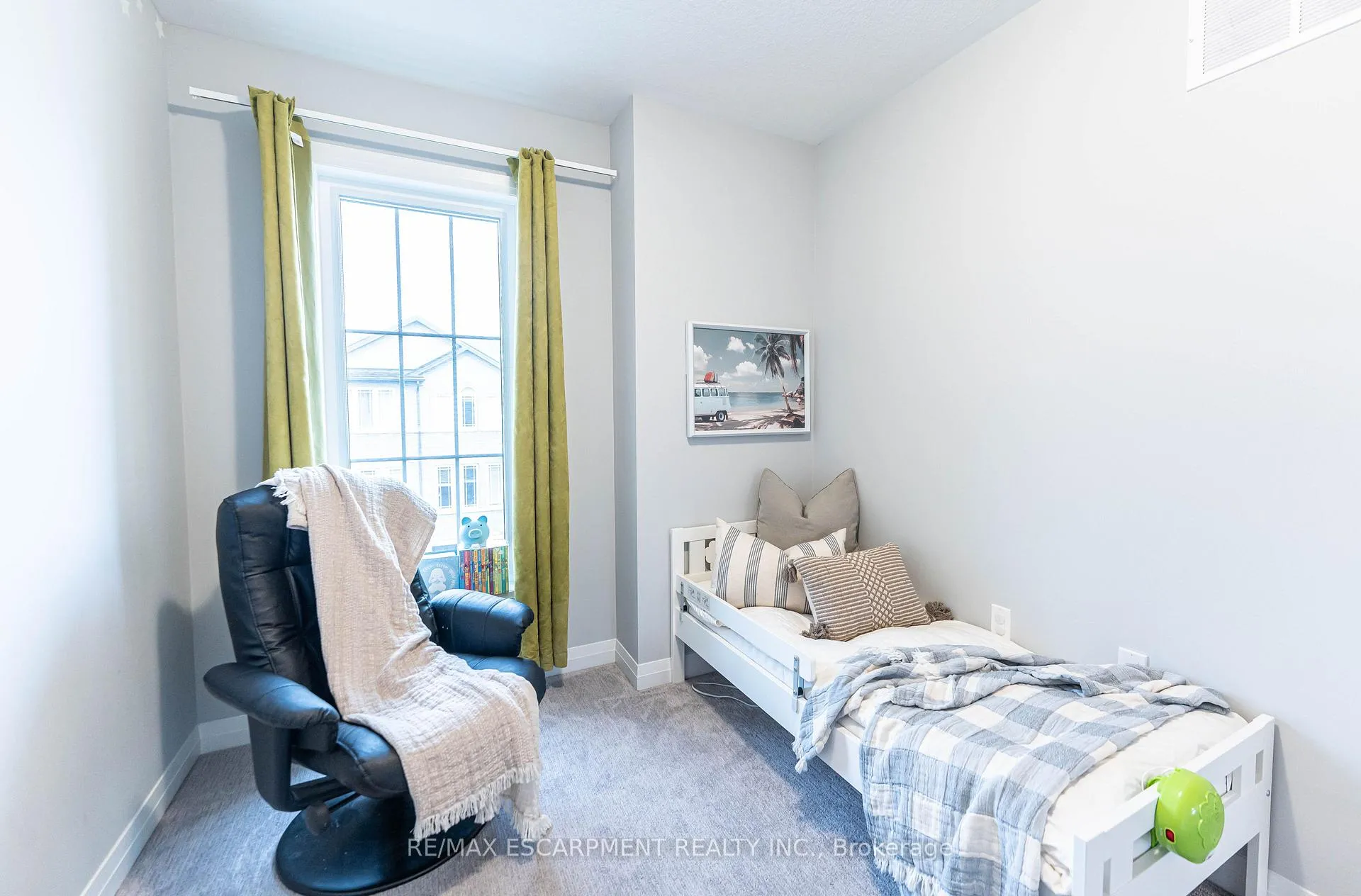 Photo 19 of 52 Aquarius Crescent, Hamilton, Rural Glanbrook — HOMEH