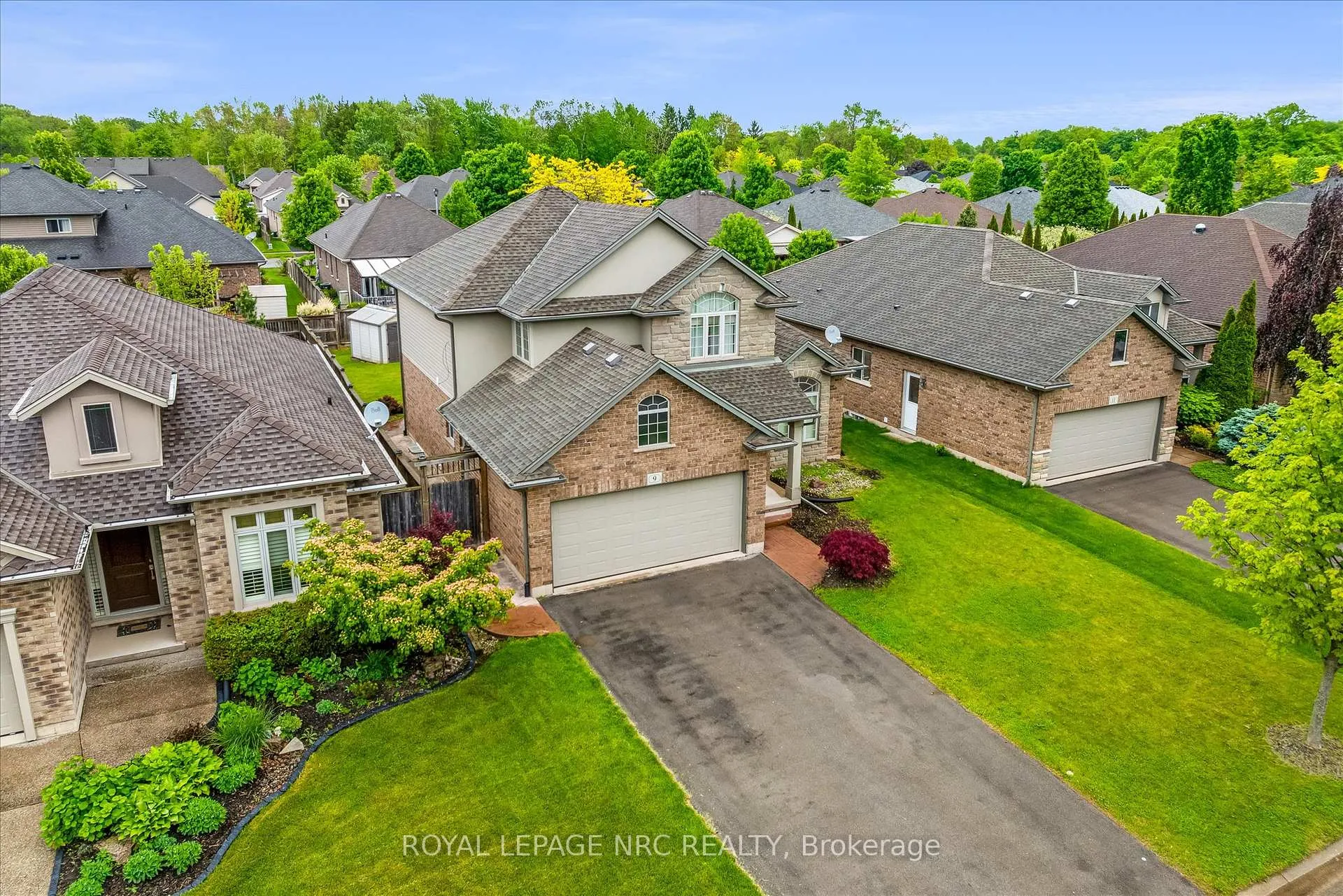 Photo 4 of 9 Cooper Court, Pelham, Fonthill — HOMEH