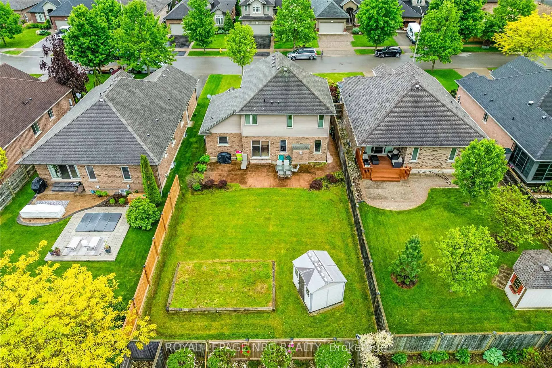 Photo 5 of 9 Cooper Court, Pelham, Fonthill — HOMEH
