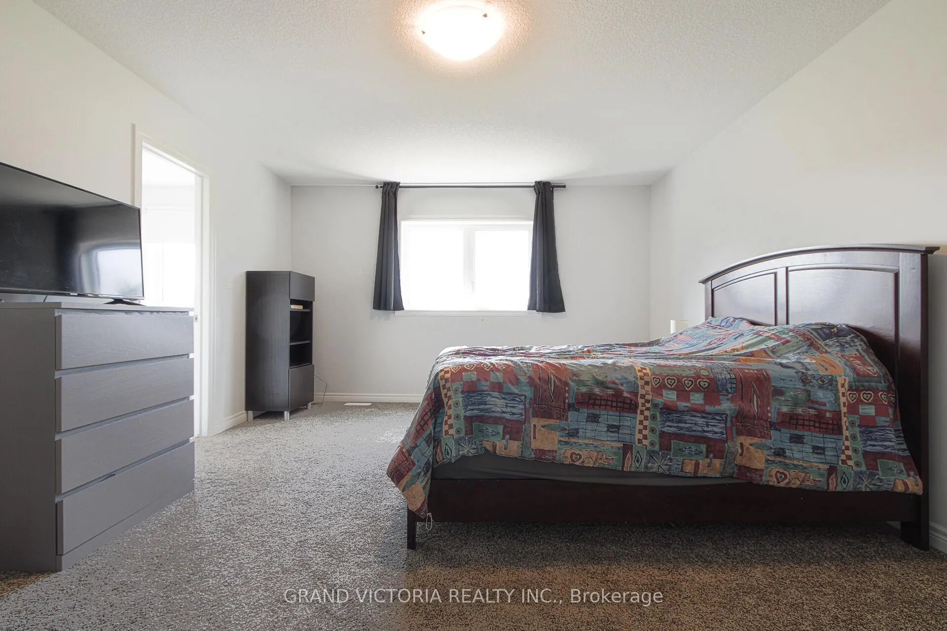 Photo 3 of 28 Zoe Lane, Hamilton, Binbrook — HOMEH