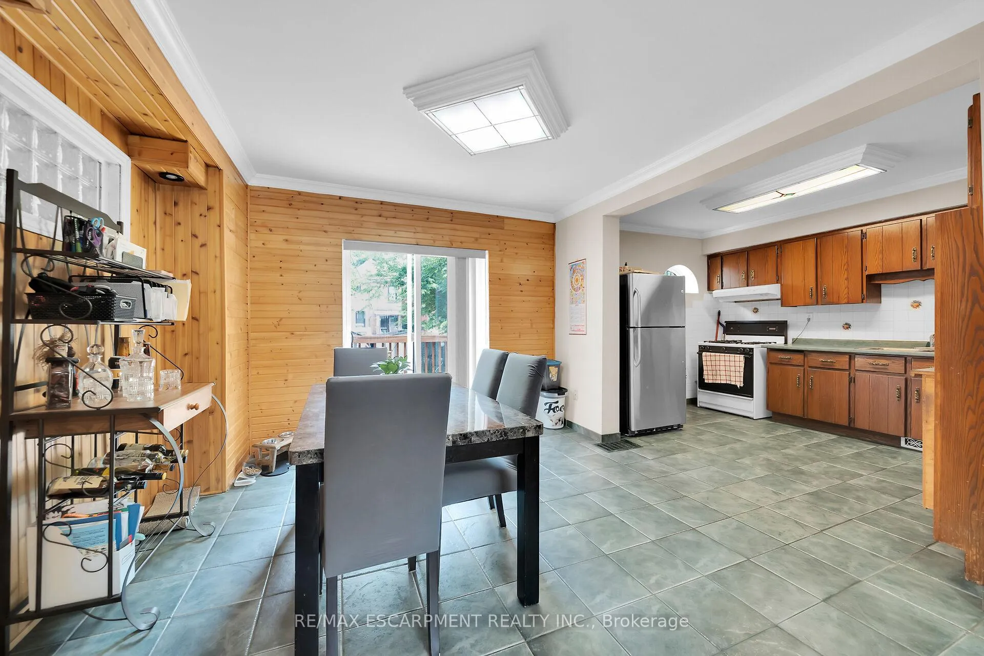 Photo 9 of 8 Kinrade Avenue, Hamilton, Gibson — HOMEH