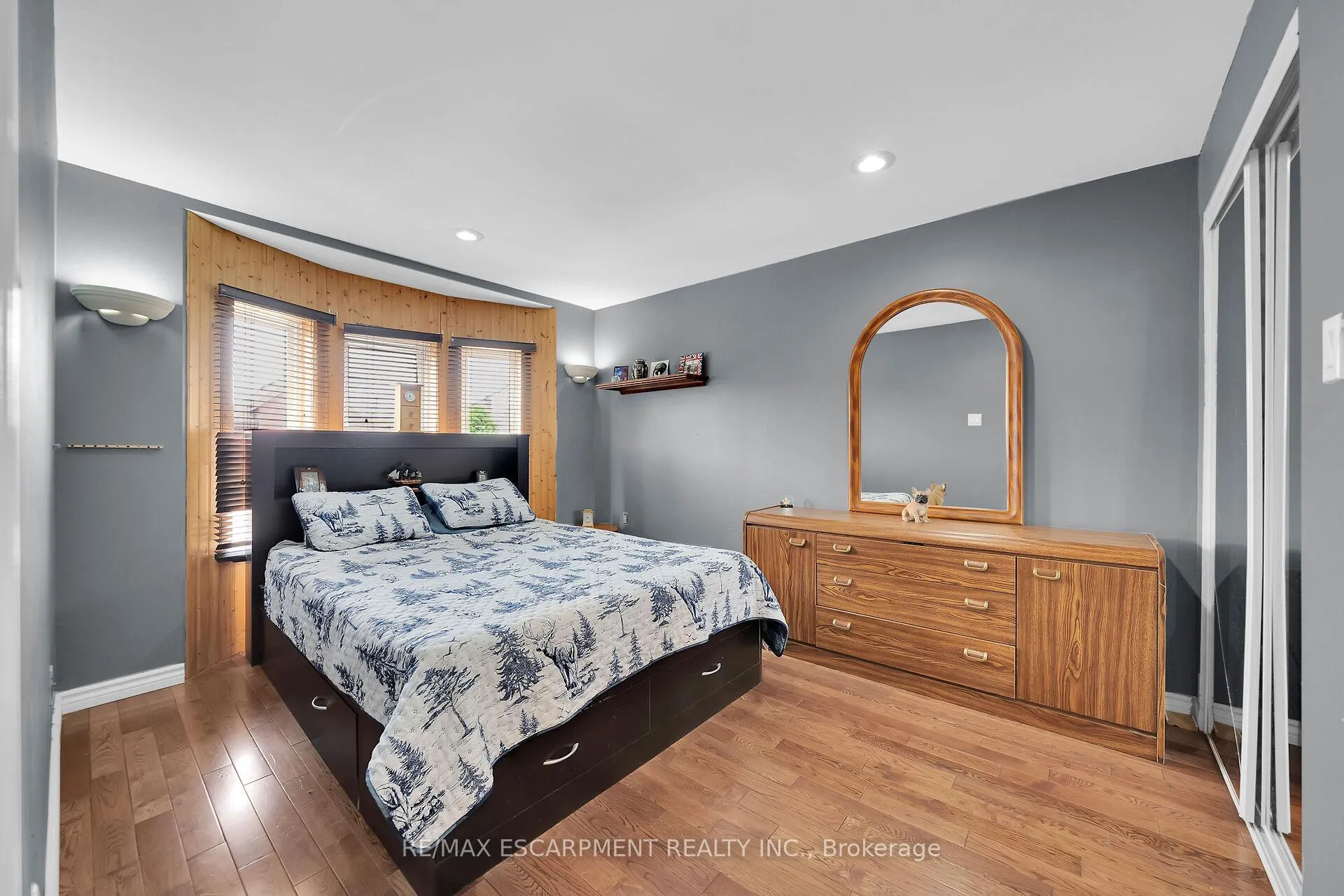 Photo 16 of 8 Kinrade Avenue, Hamilton, Gibson — HOMEH