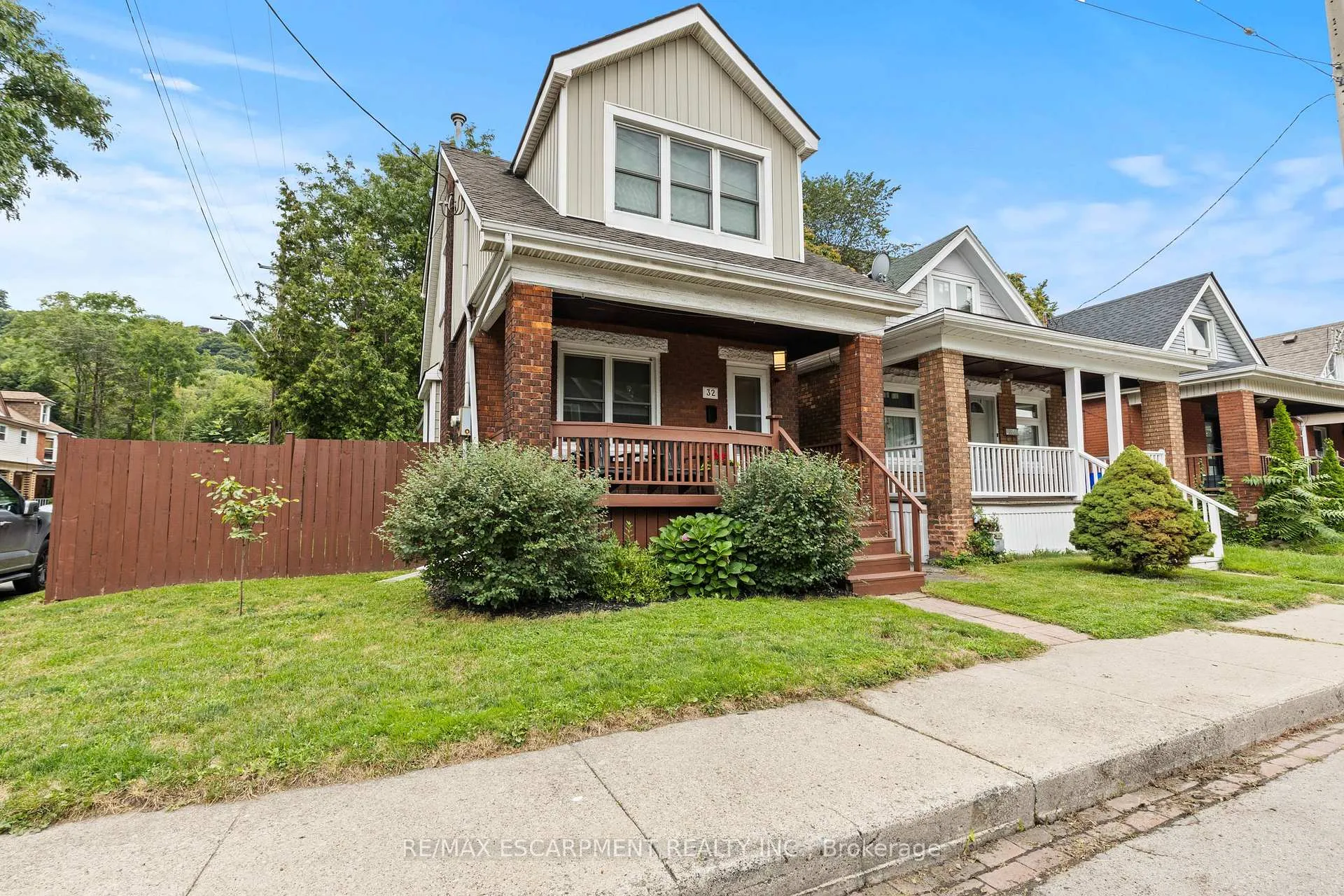 Photo 2 of 32 Webber Avenue, Hamilton, Stinson — HOMEH