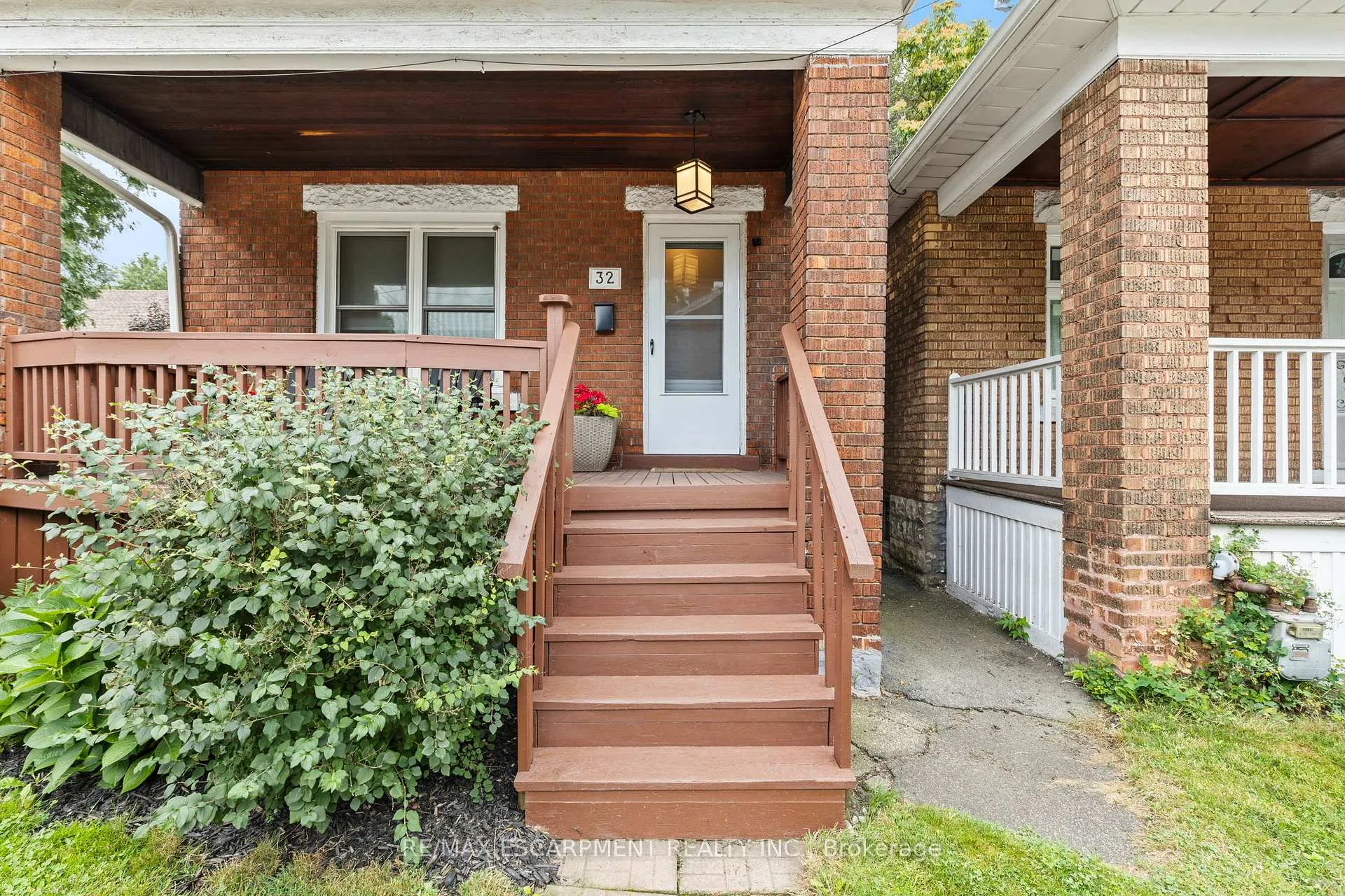 Photo 3 of 32 Webber Avenue, Hamilton, Stinson — HOMEH