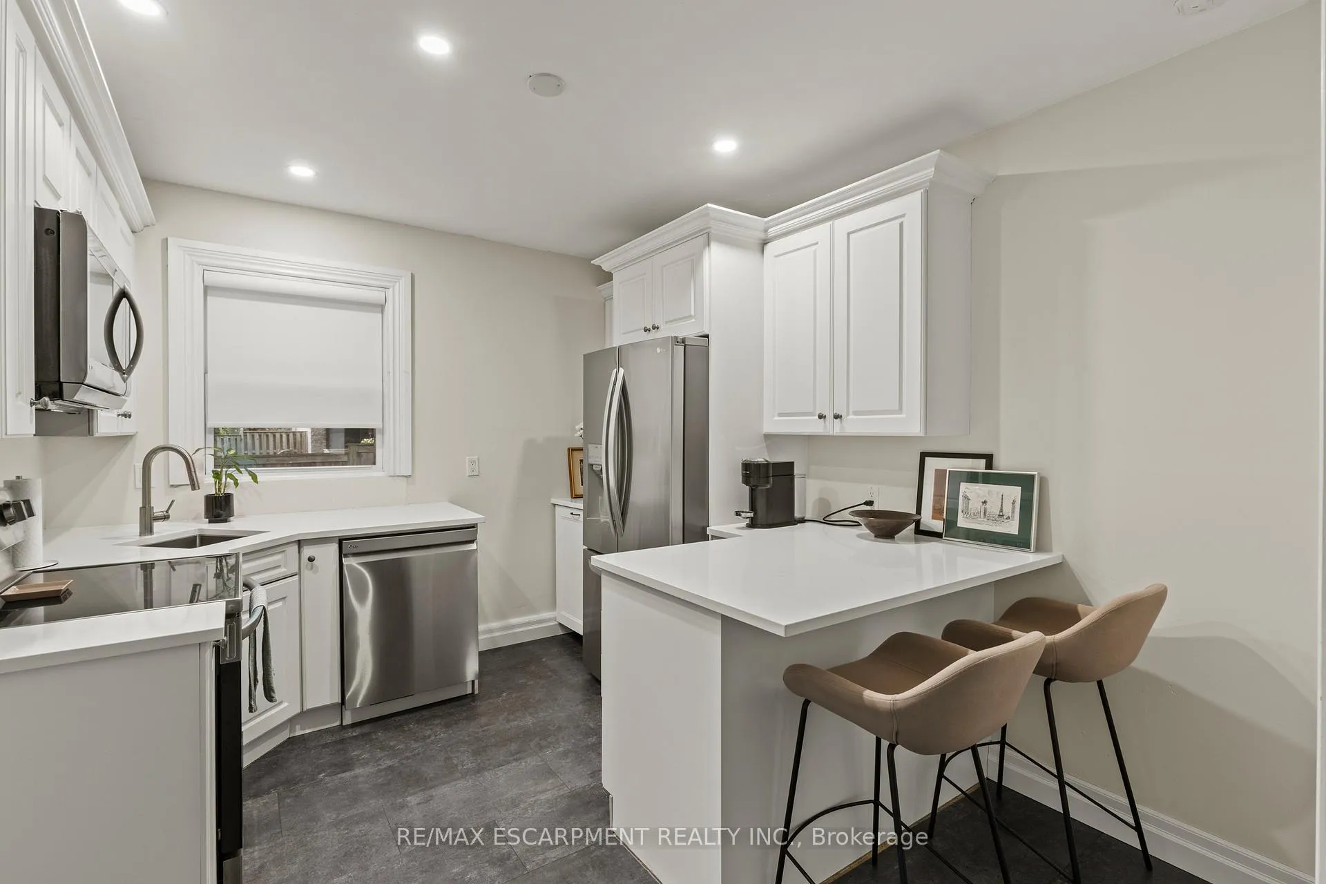 Photo 9 of 32 Webber Avenue, Hamilton, Stinson — HOMEH