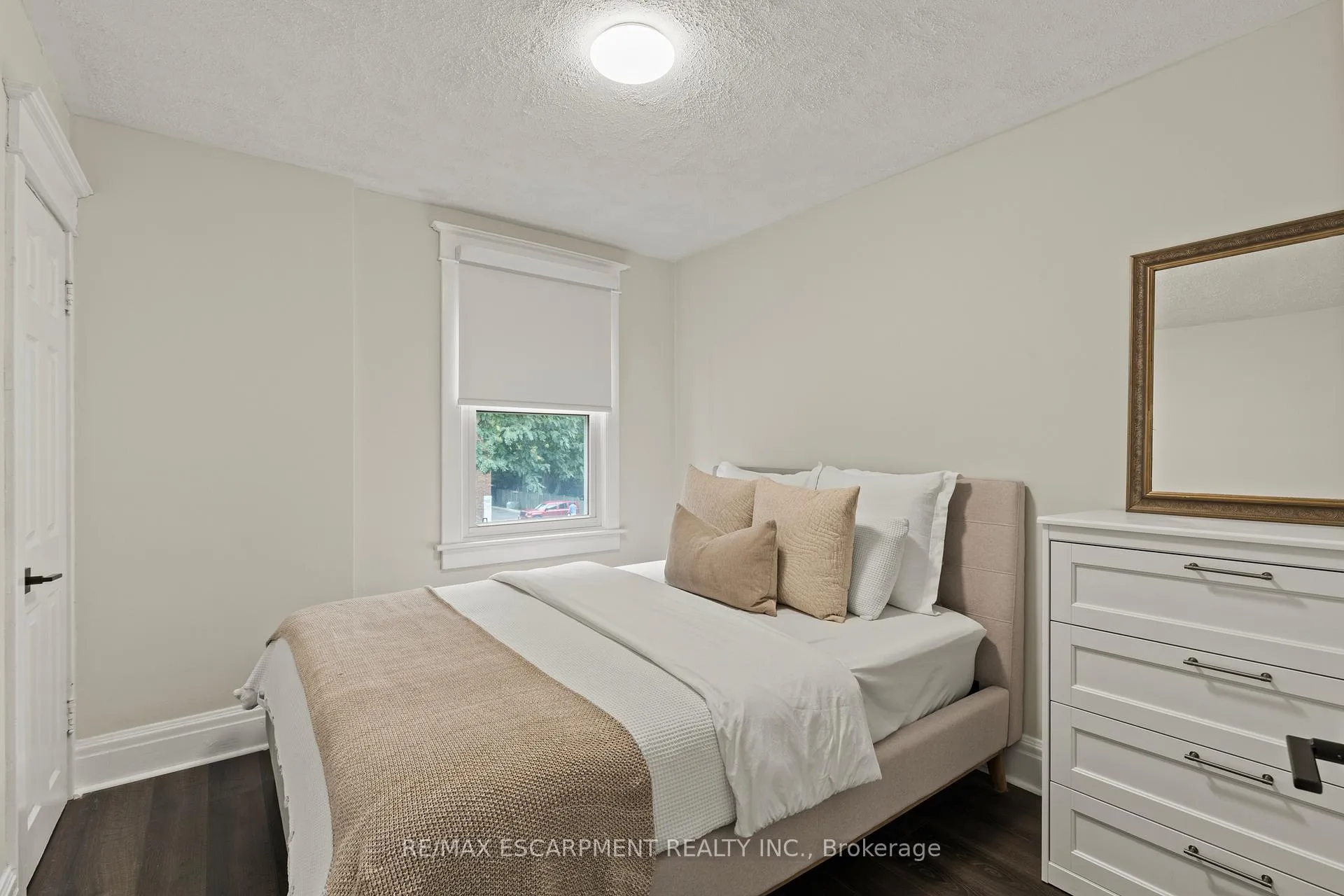 Photo 13 of 32 Webber Avenue, Hamilton, Stinson — HOMEH