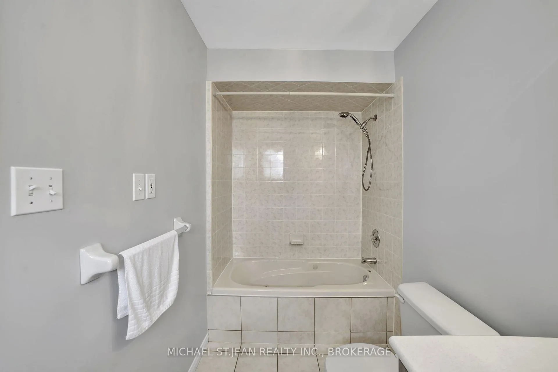 Photo 24 of 3 Massena Drive, Hamilton, Barnstown — HOMEH